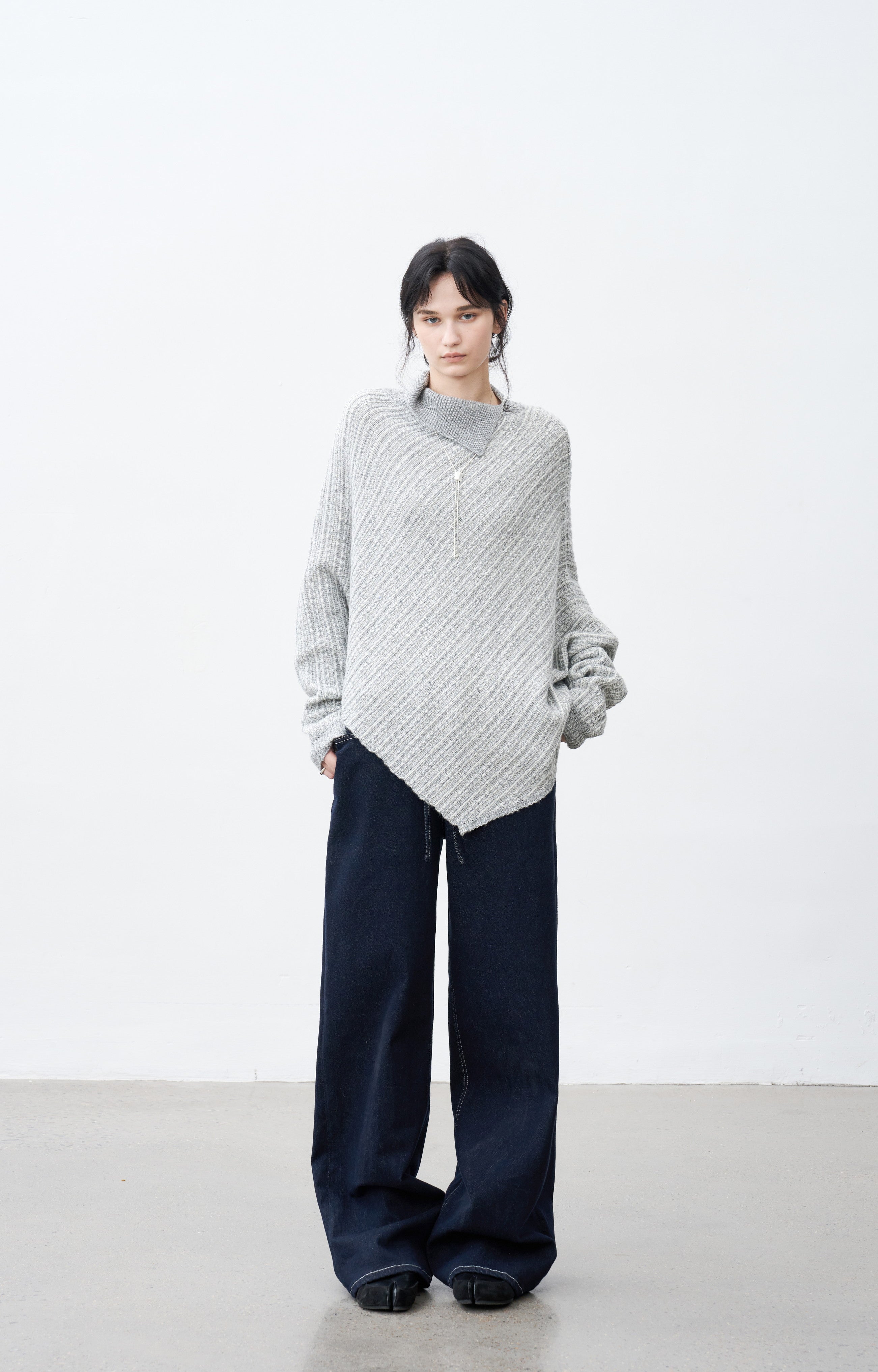 ASYMMETRIC OVER KNIT SWEATER / アシンメトリーオーバーニットセーター