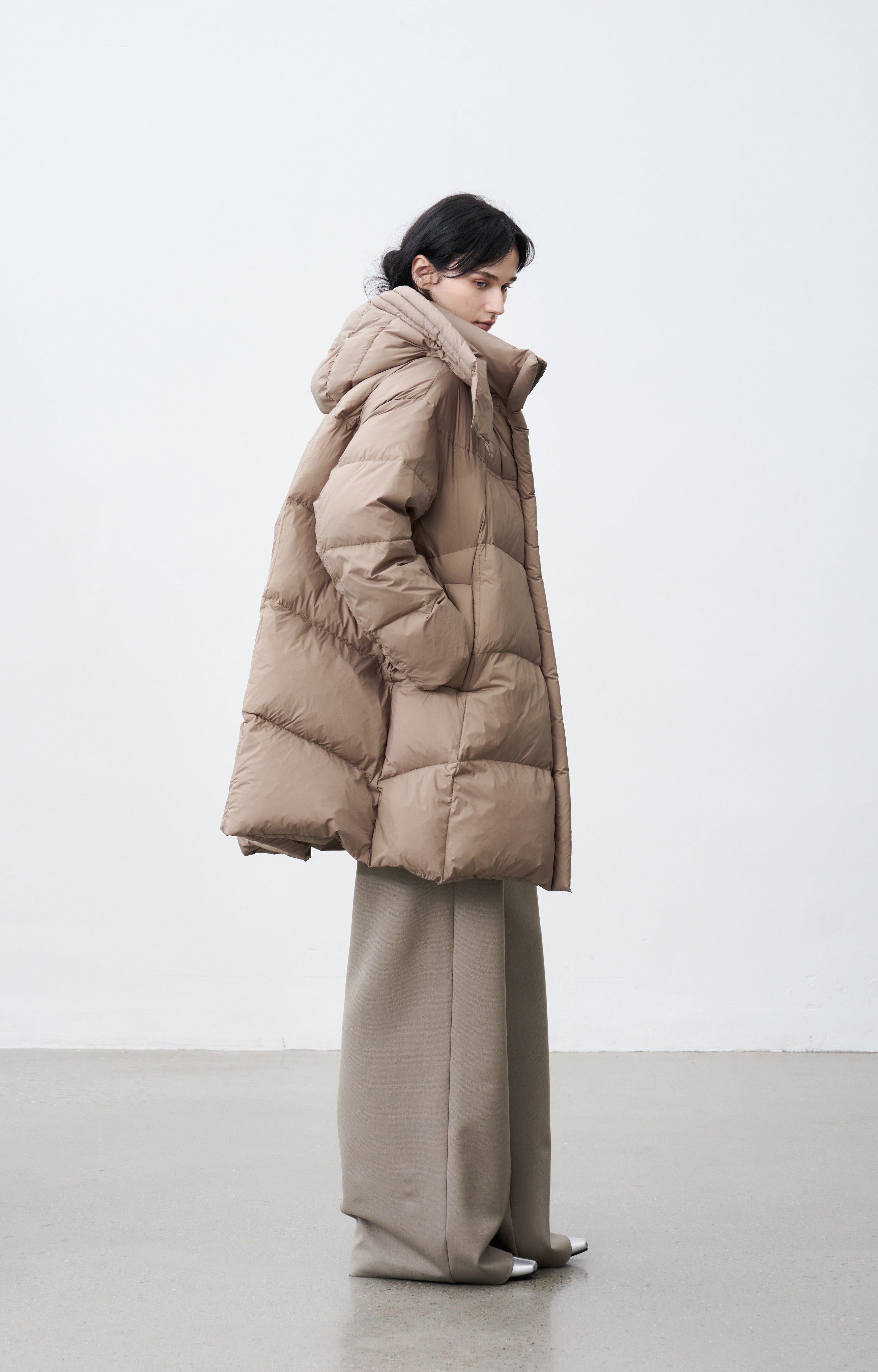 HOODED VOLUME MIDI DOWN / フードボリュームミドルダウン