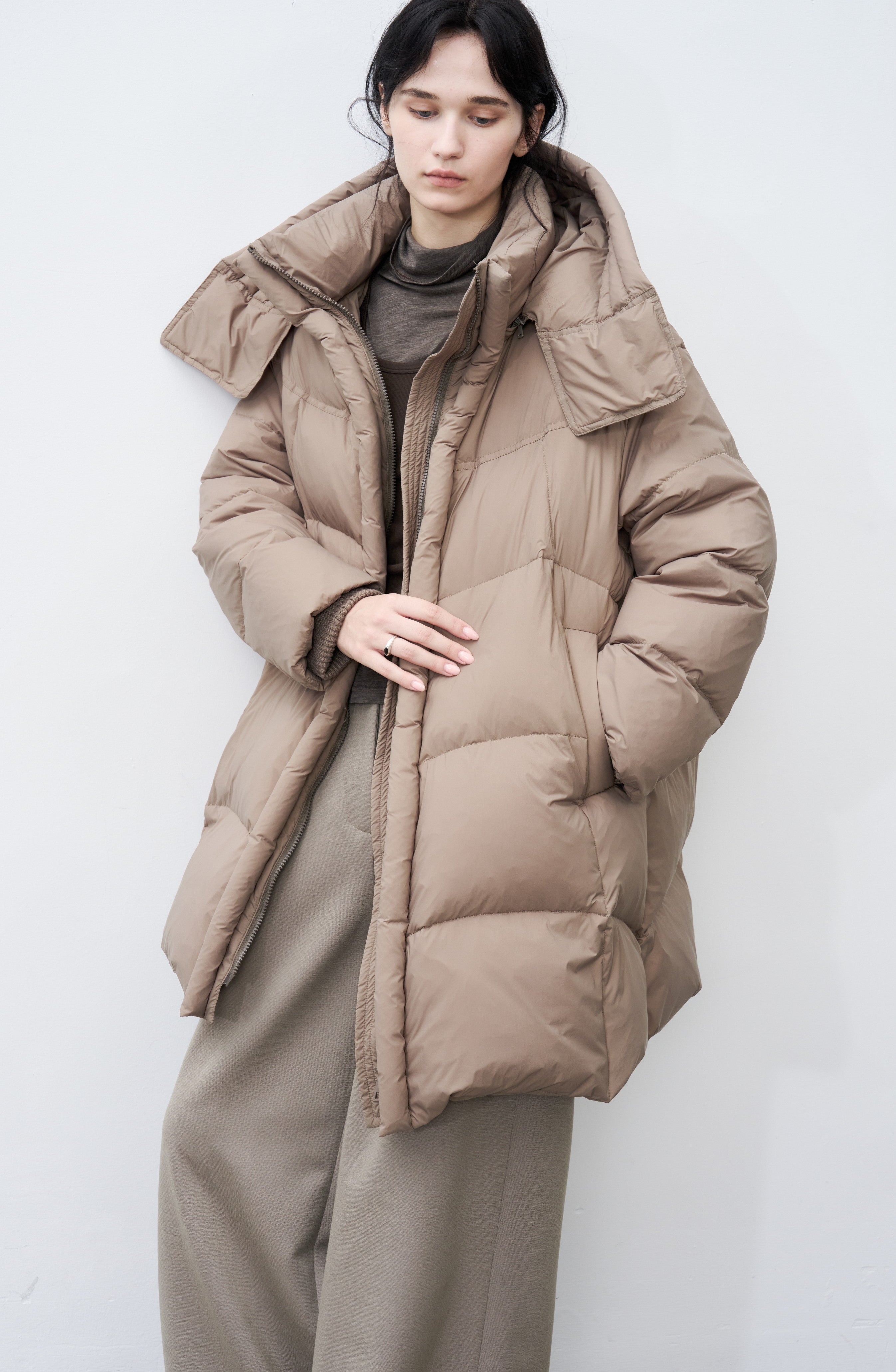 HOODED VOLUME MIDI DOWN / フードボリュームミドルダウン