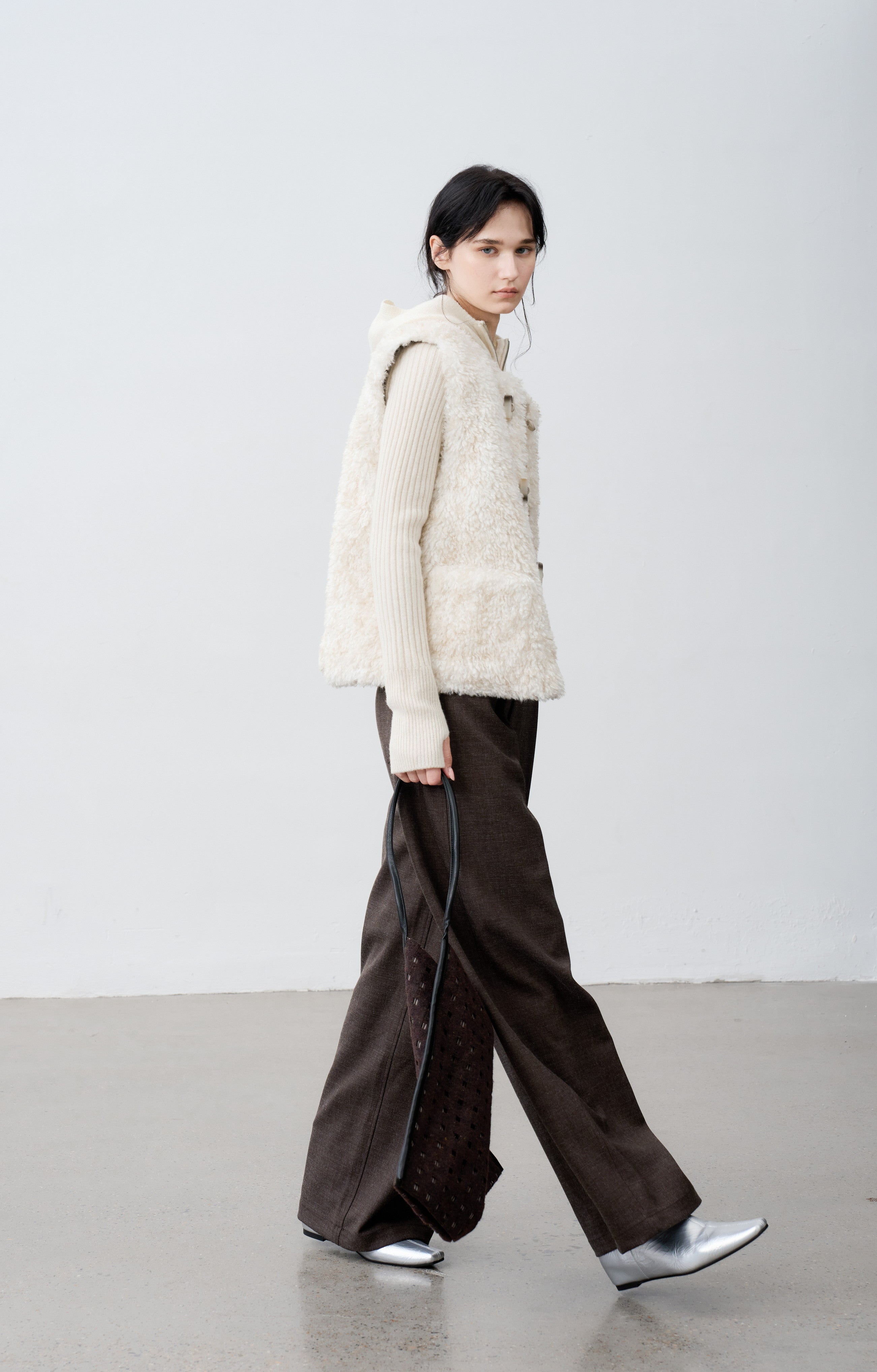 REVERSIBLE SOFT BOA VEST / 리버시블 소프트 보아 베스트