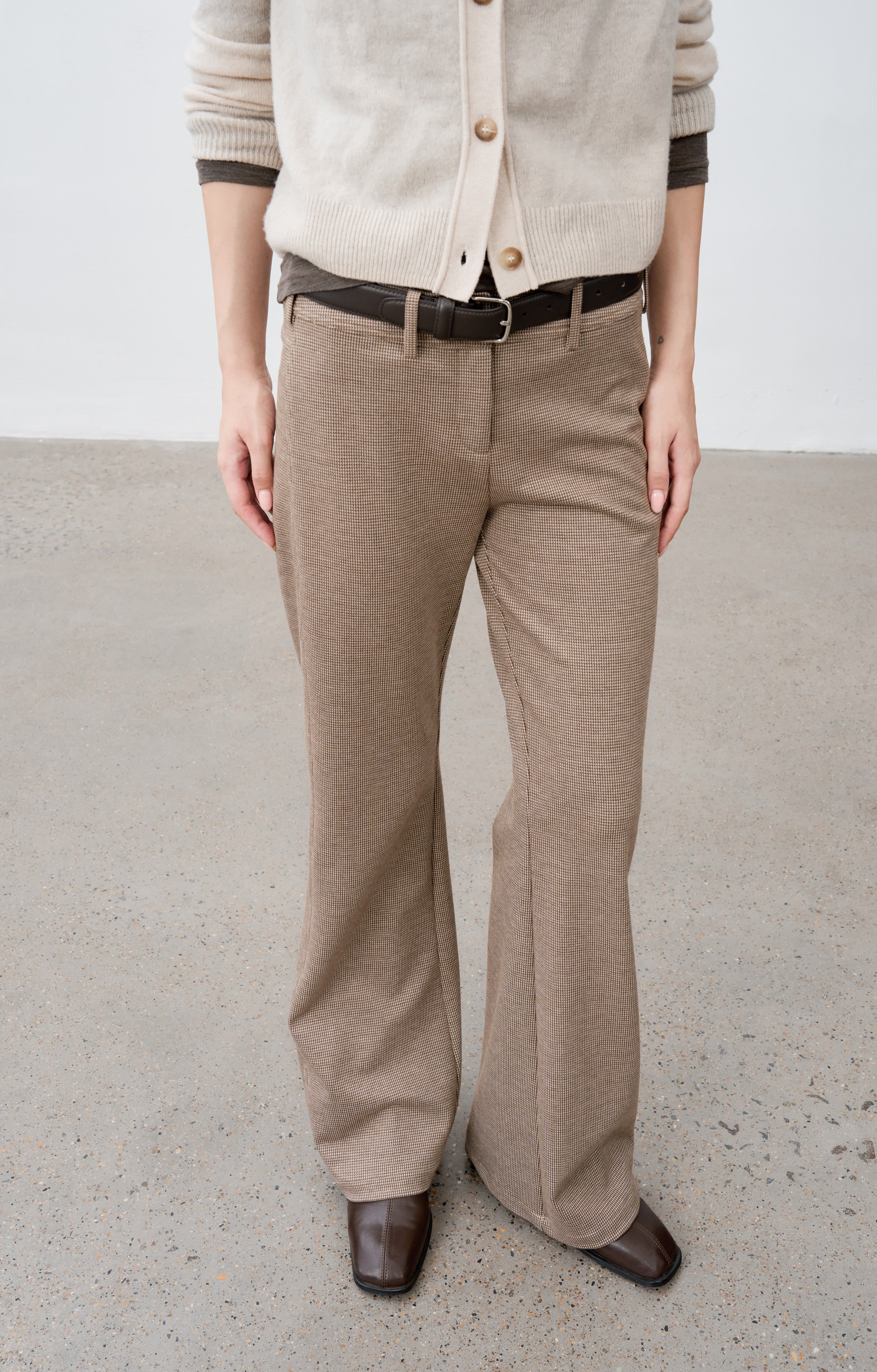 HOUNDSTOOTH FLARE PANTS / Houndstooth pattern flare pants