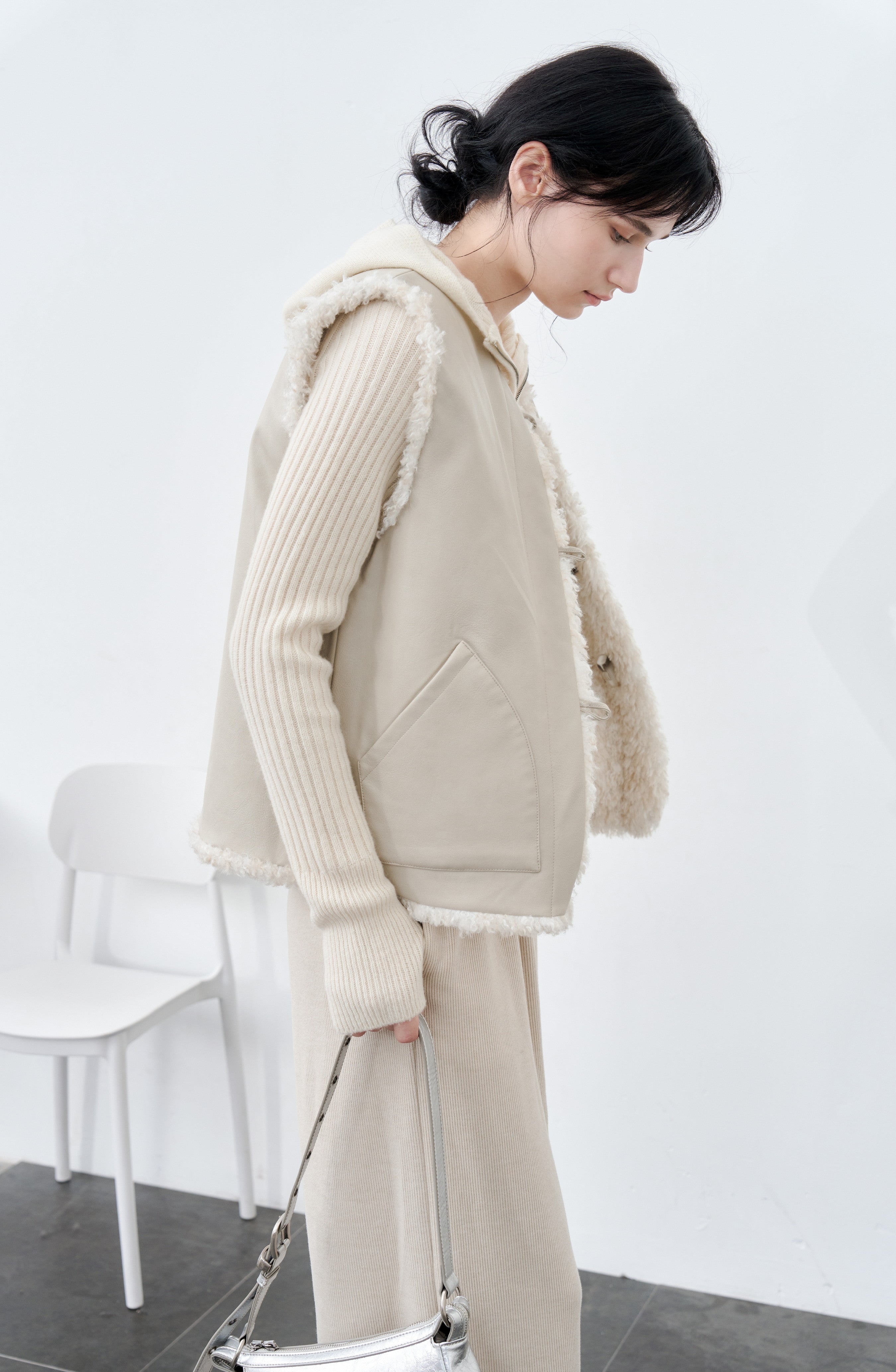 REVERSIBLE SOFT BOA VEST / 리버시블 소프트 보아 베스트