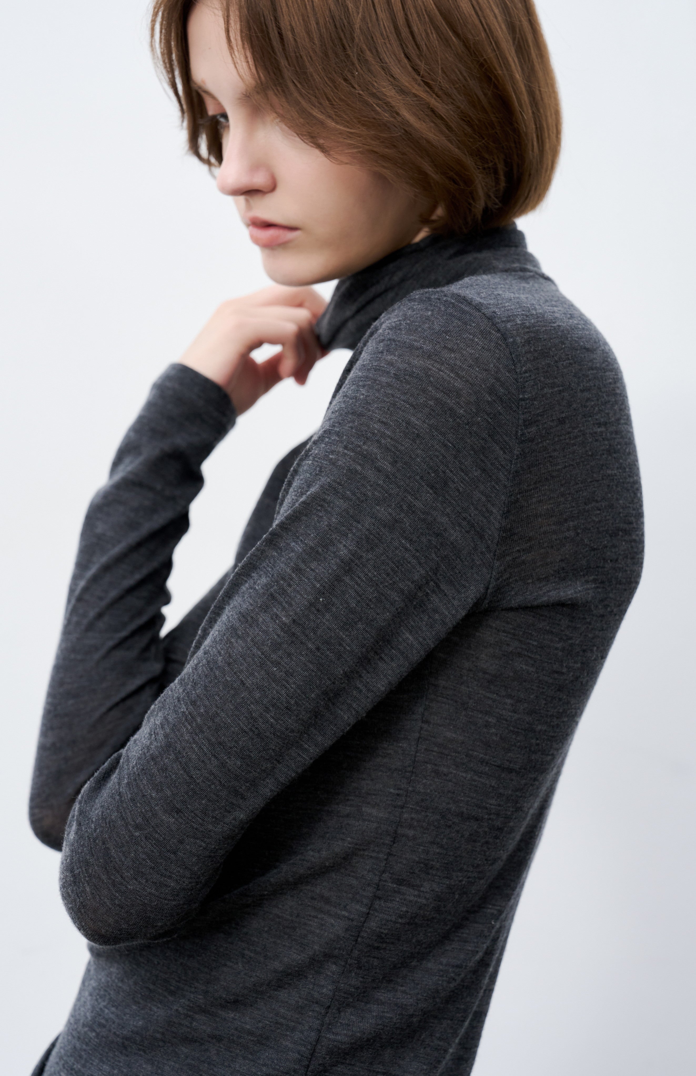 SLIM FIT TURTLE SWEATER / 슬림 피트 터틀 스웨터