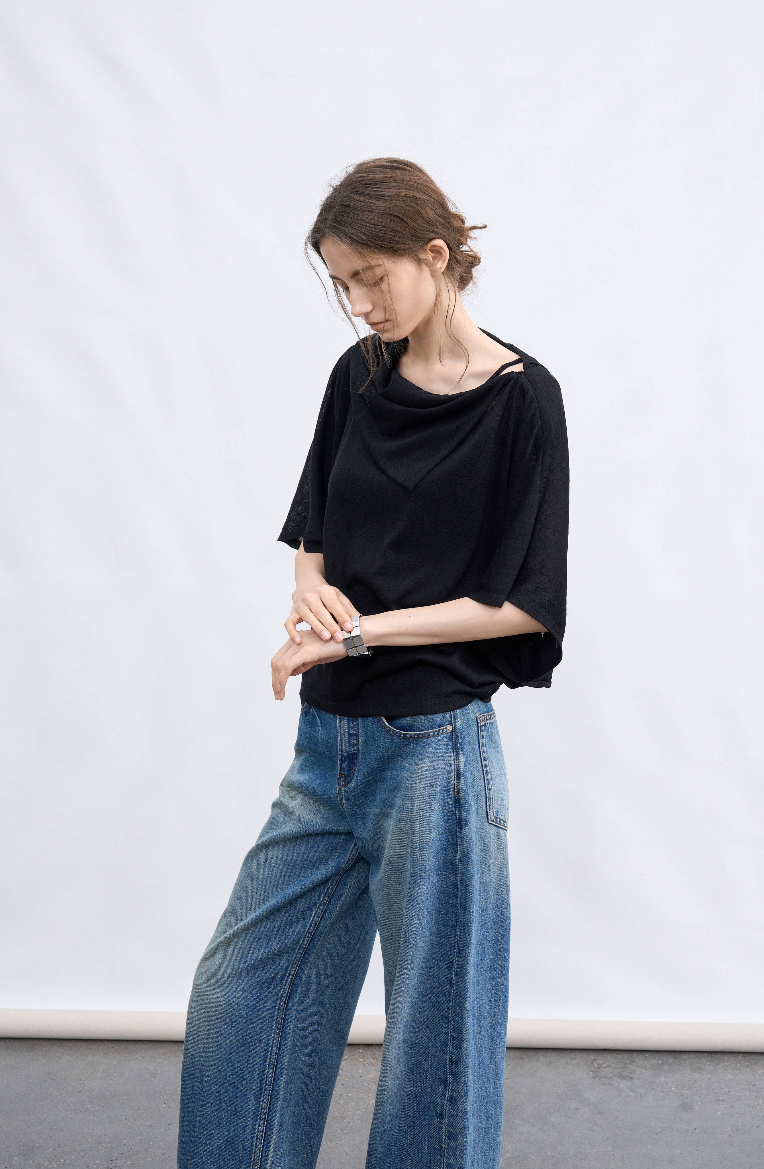 DOLMAN SLEEVE DRAPE TOP