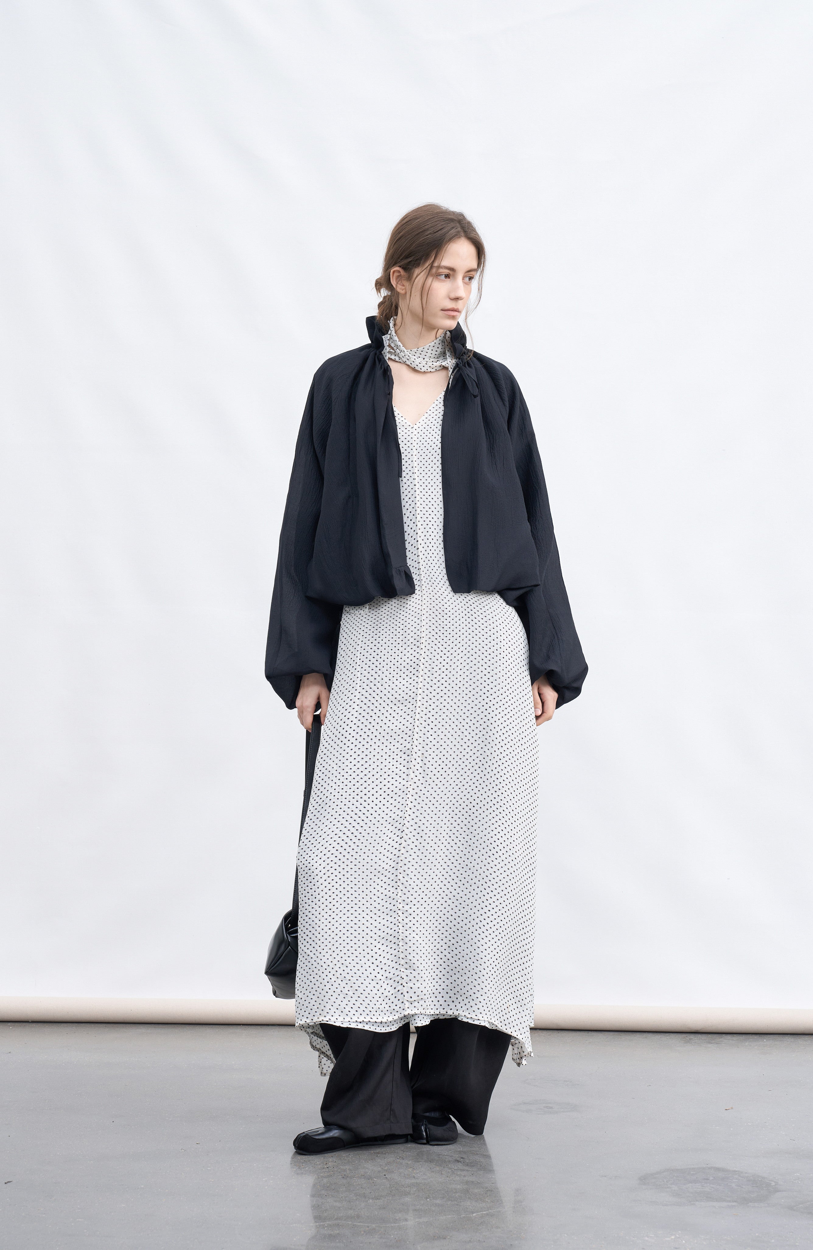 STRING NECK DRAPE BLOUSON / ストリングネックドレープブルゾン