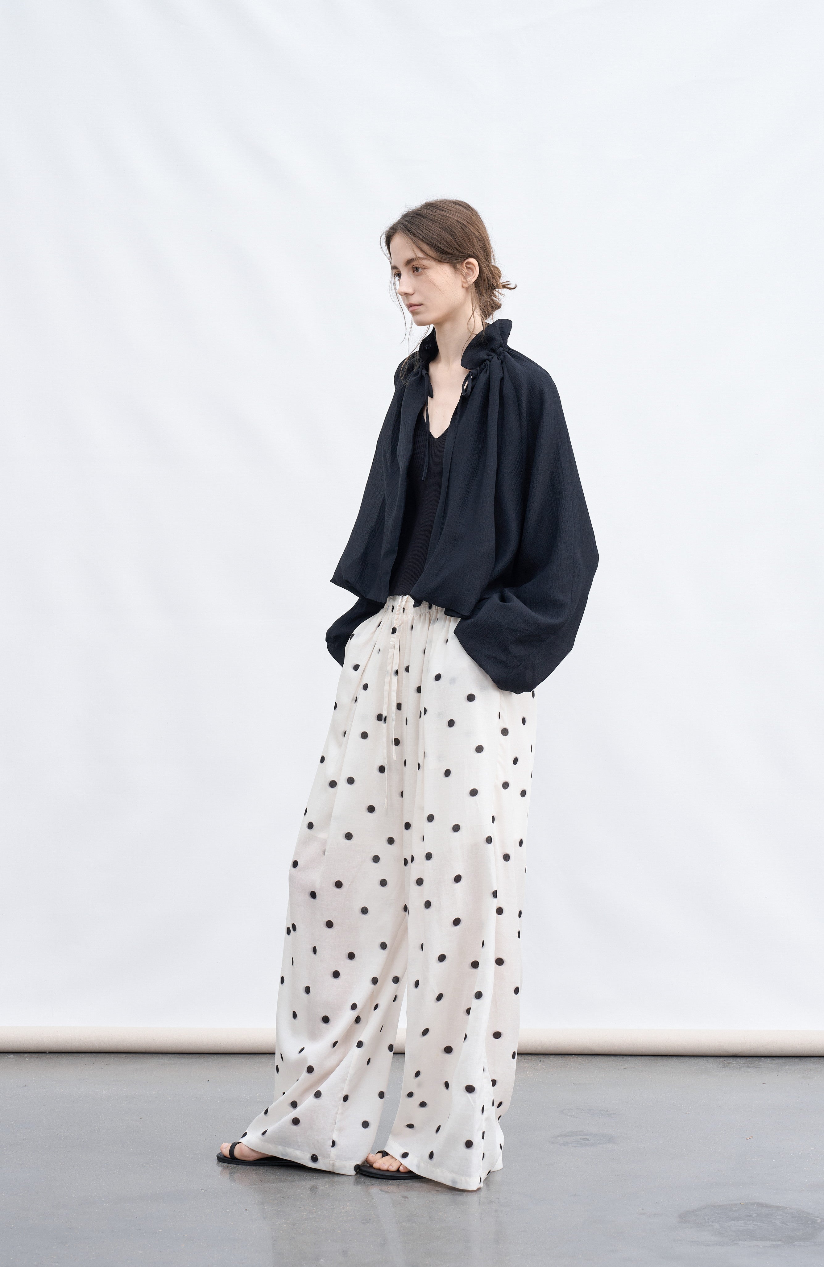 STRING NECK DRAPE BLOUSON