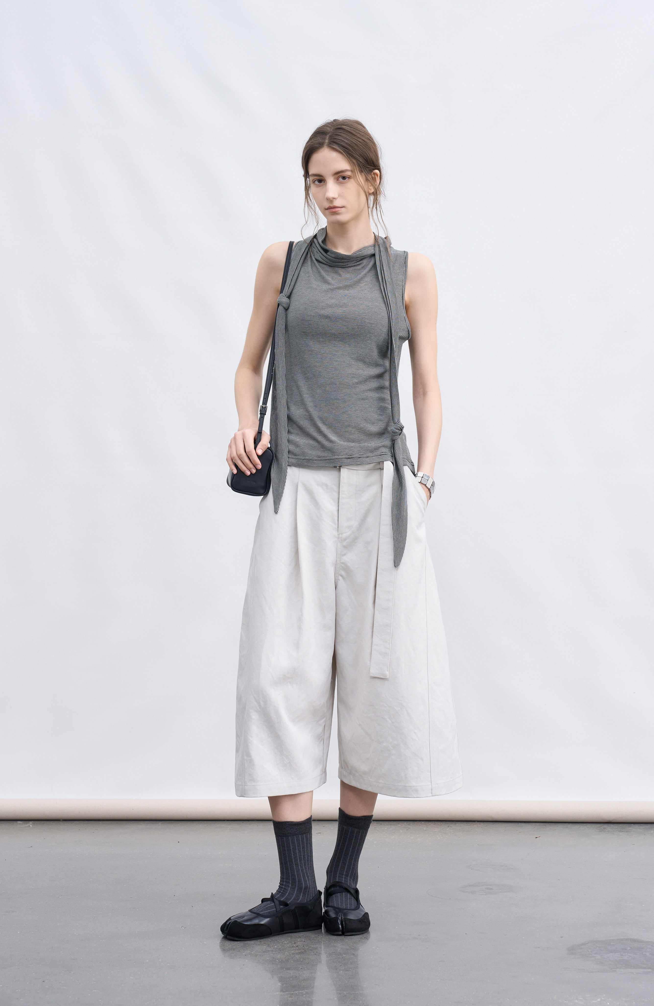 WIDE CURVE HALF PANTS