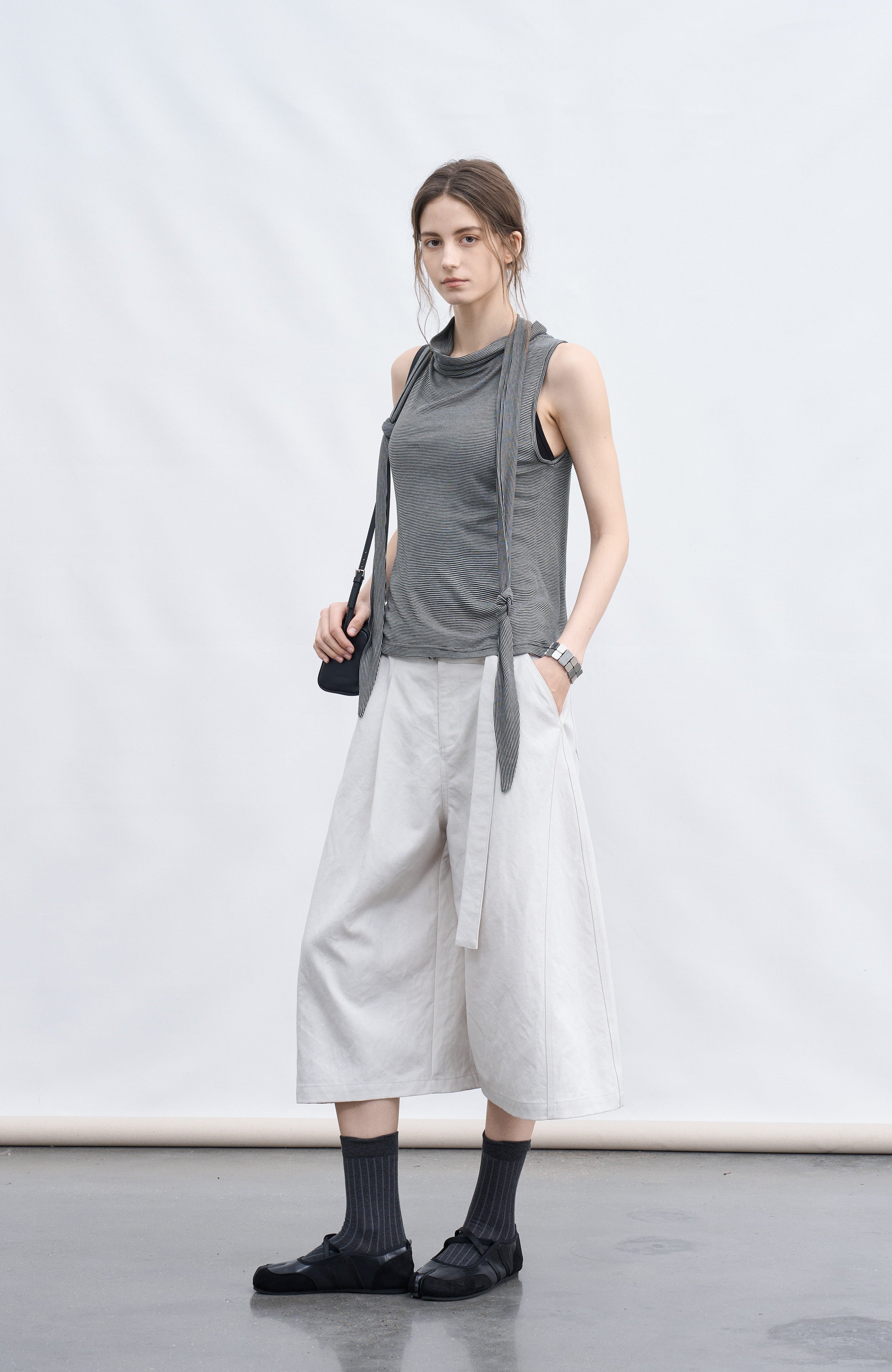 WIDE CURVE HALF PANTS