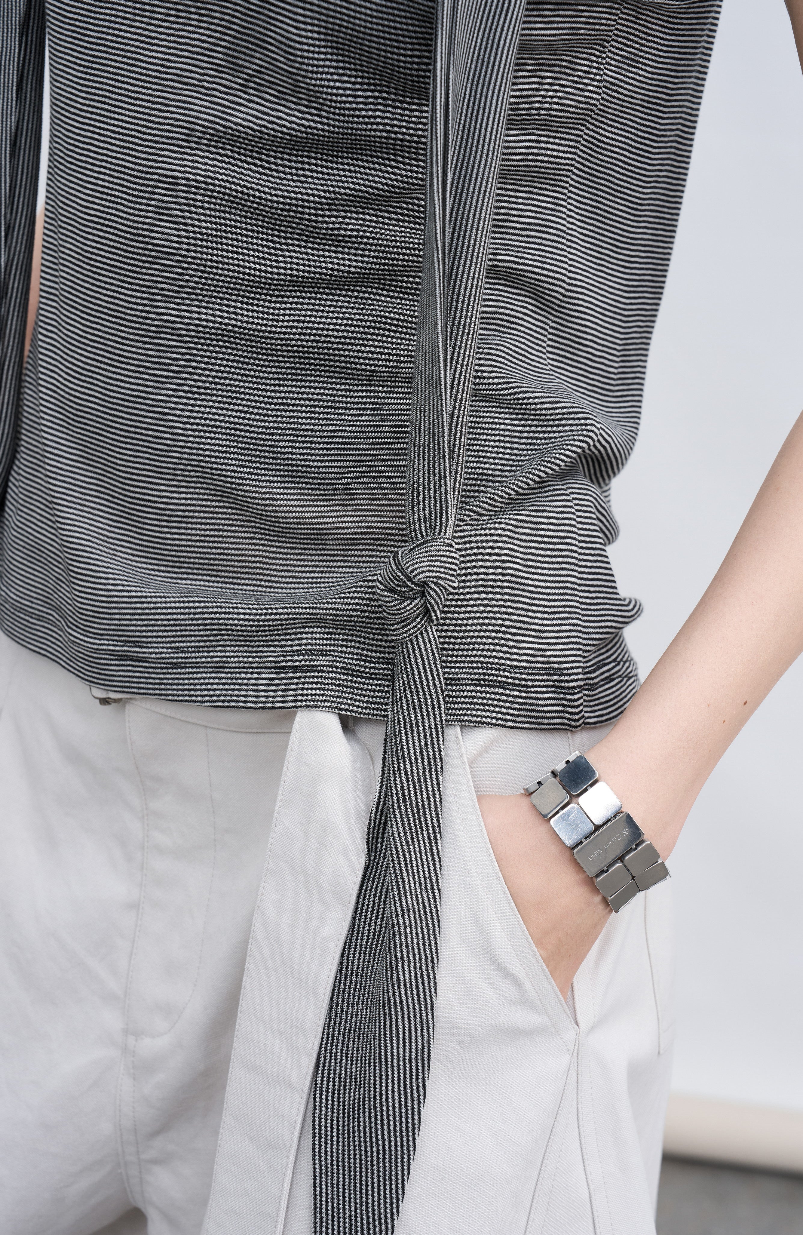 SCARF TIE STRIPE TOP