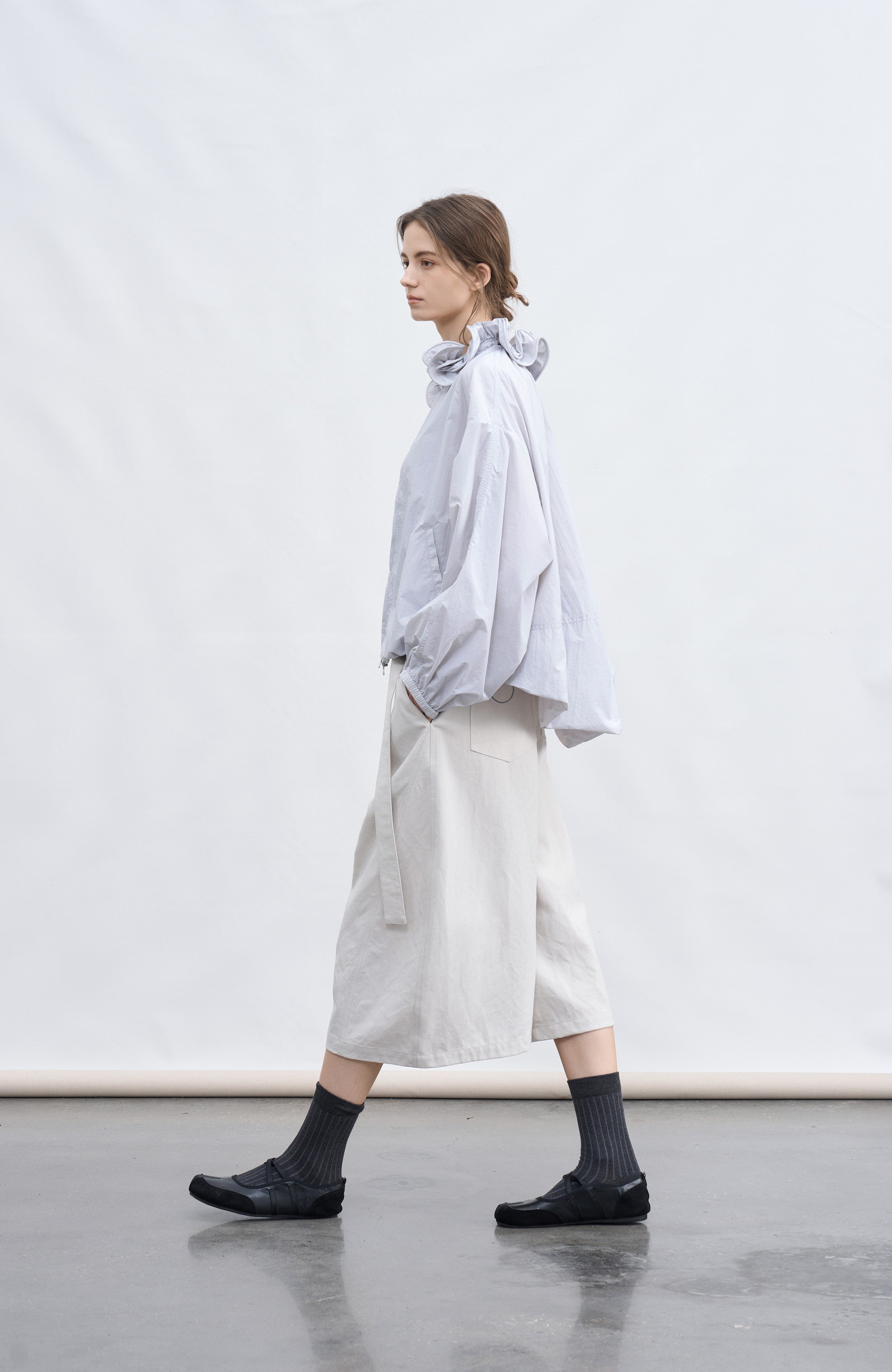 WIDE CURVE HALF PANTS