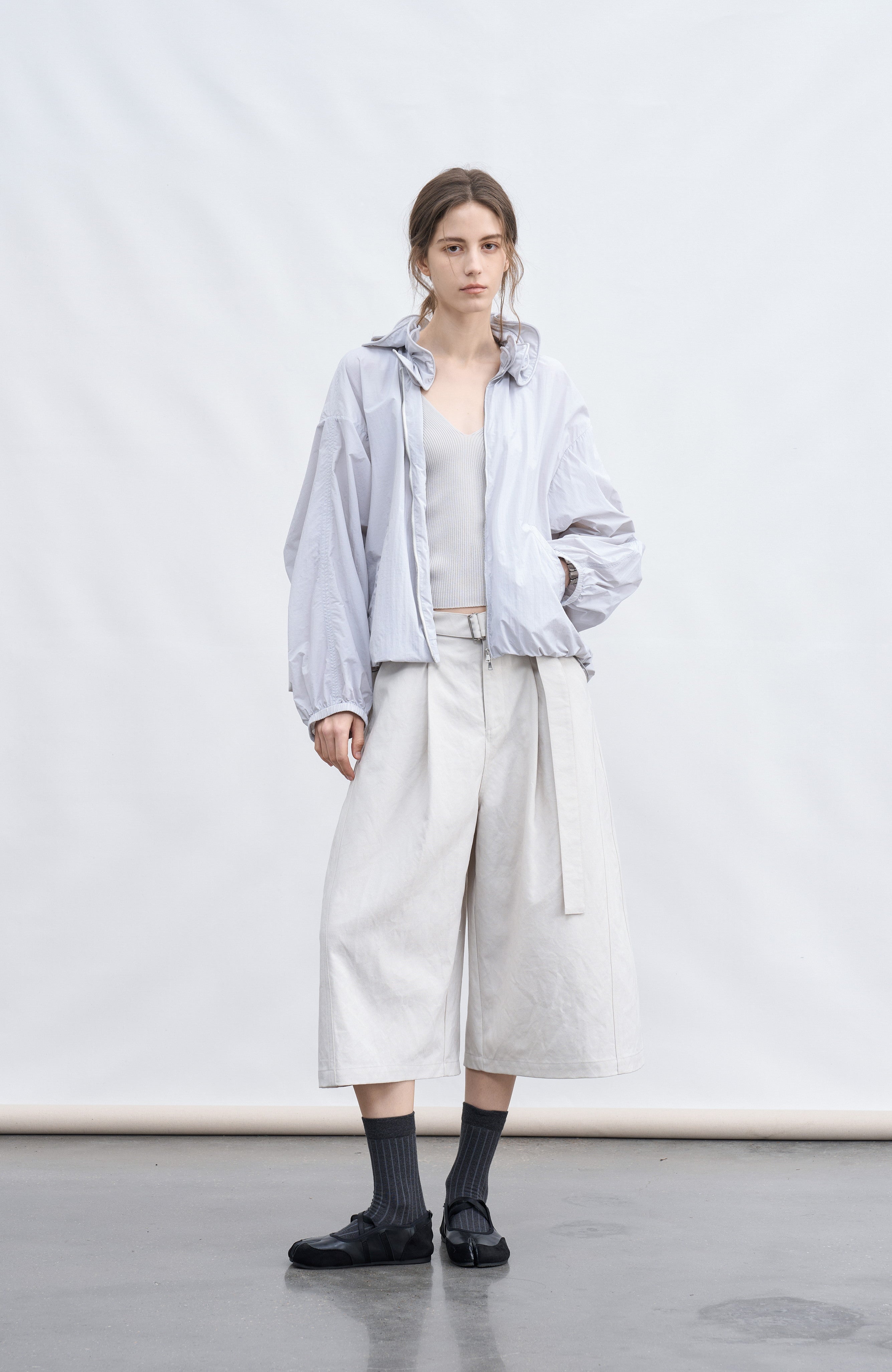 WIDE CURVE HALF PANTS