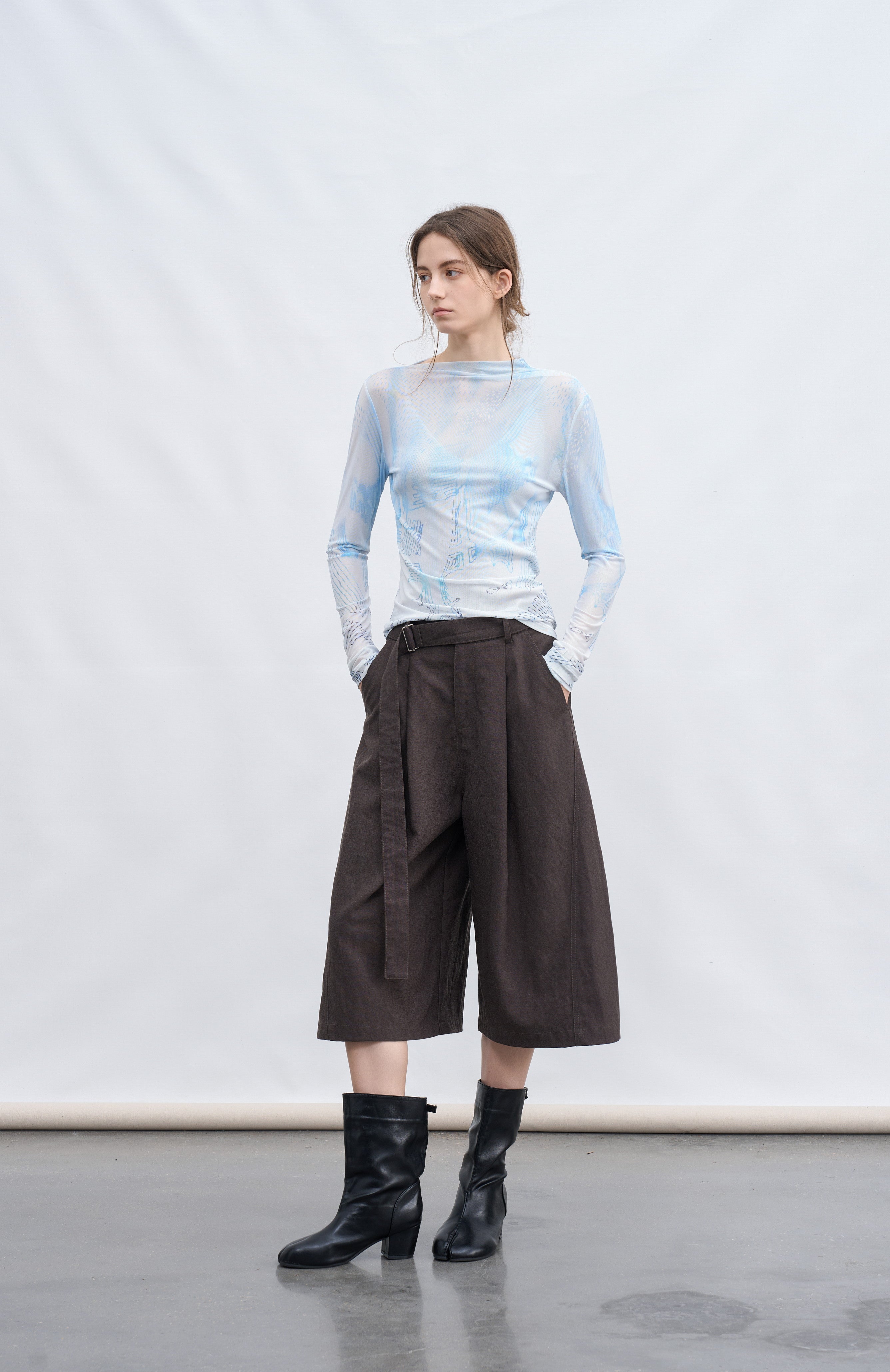 WIDE CURVE HALF PANTS