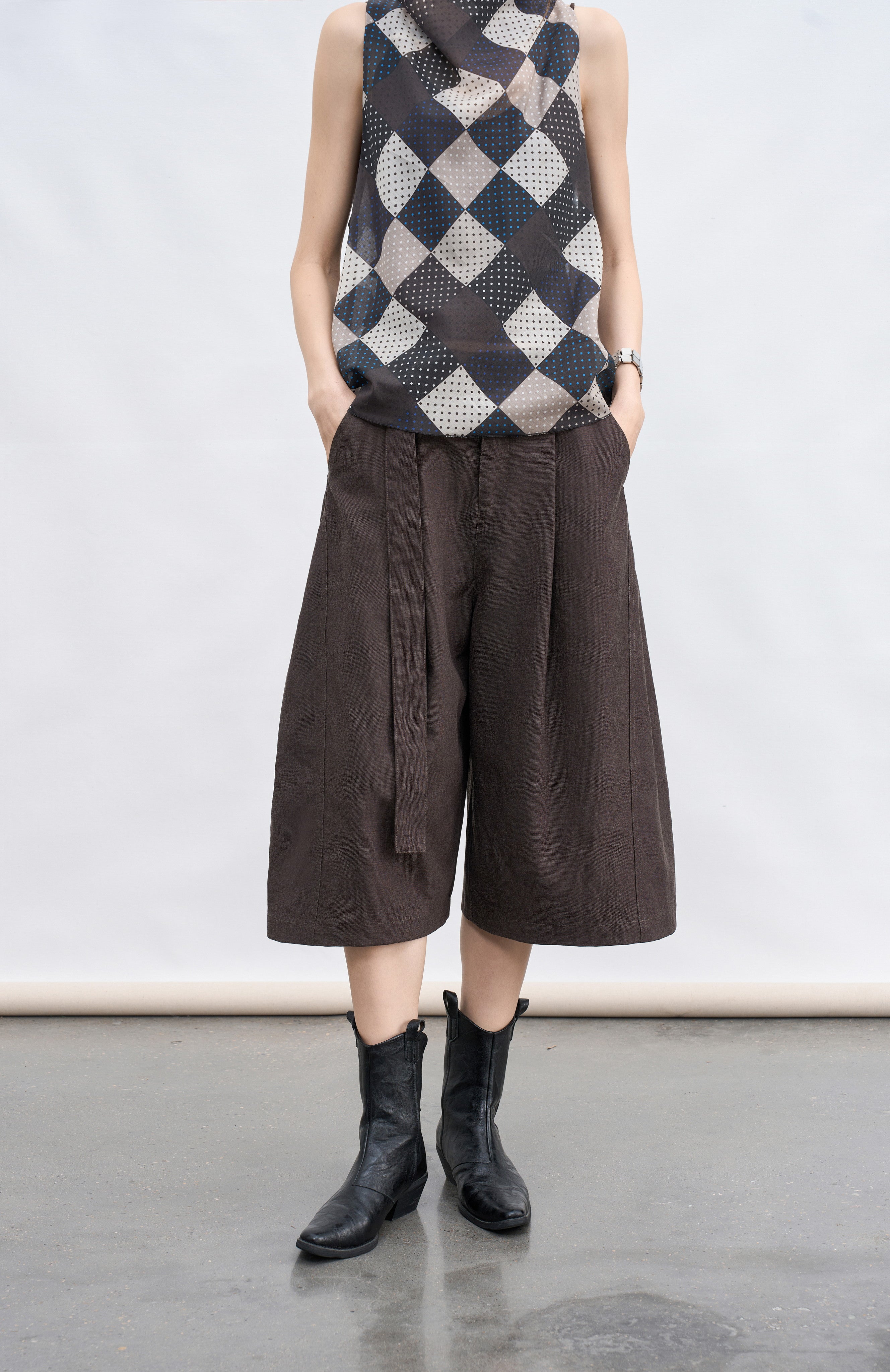 WIDE CURVE HALF PANTS