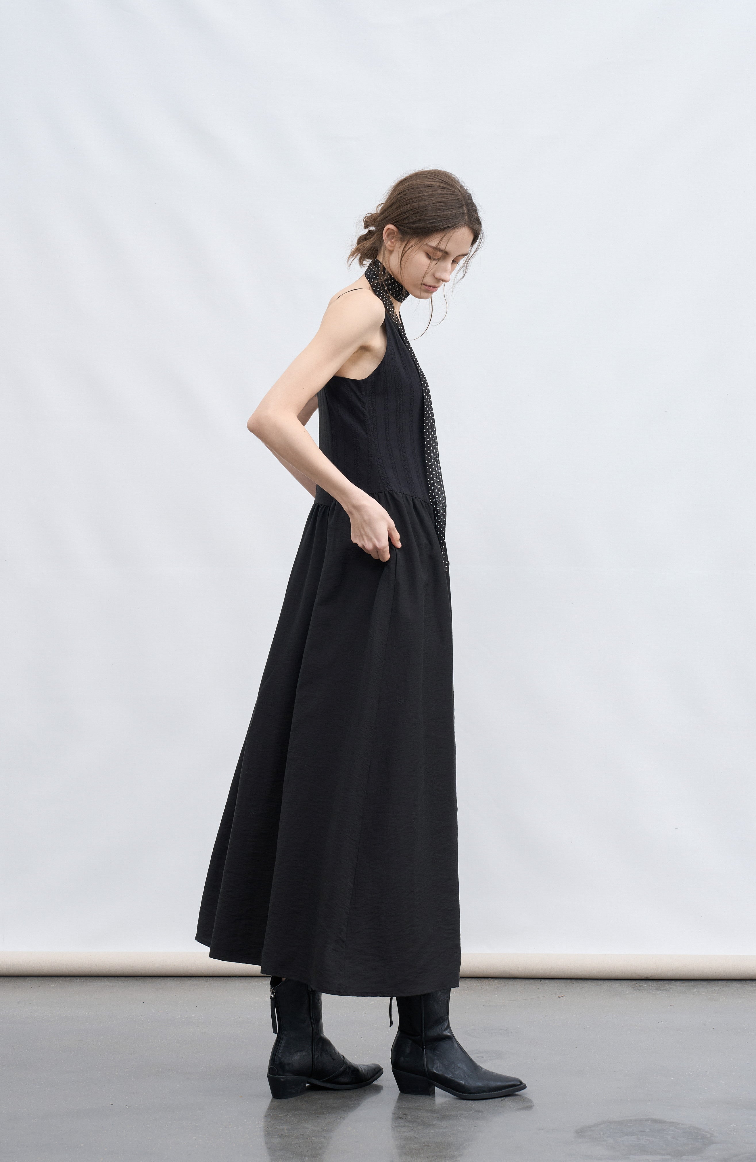 CLASSIC SHAPE VOLUME DRESS / 클래식 셰이프 볼륨 원피스