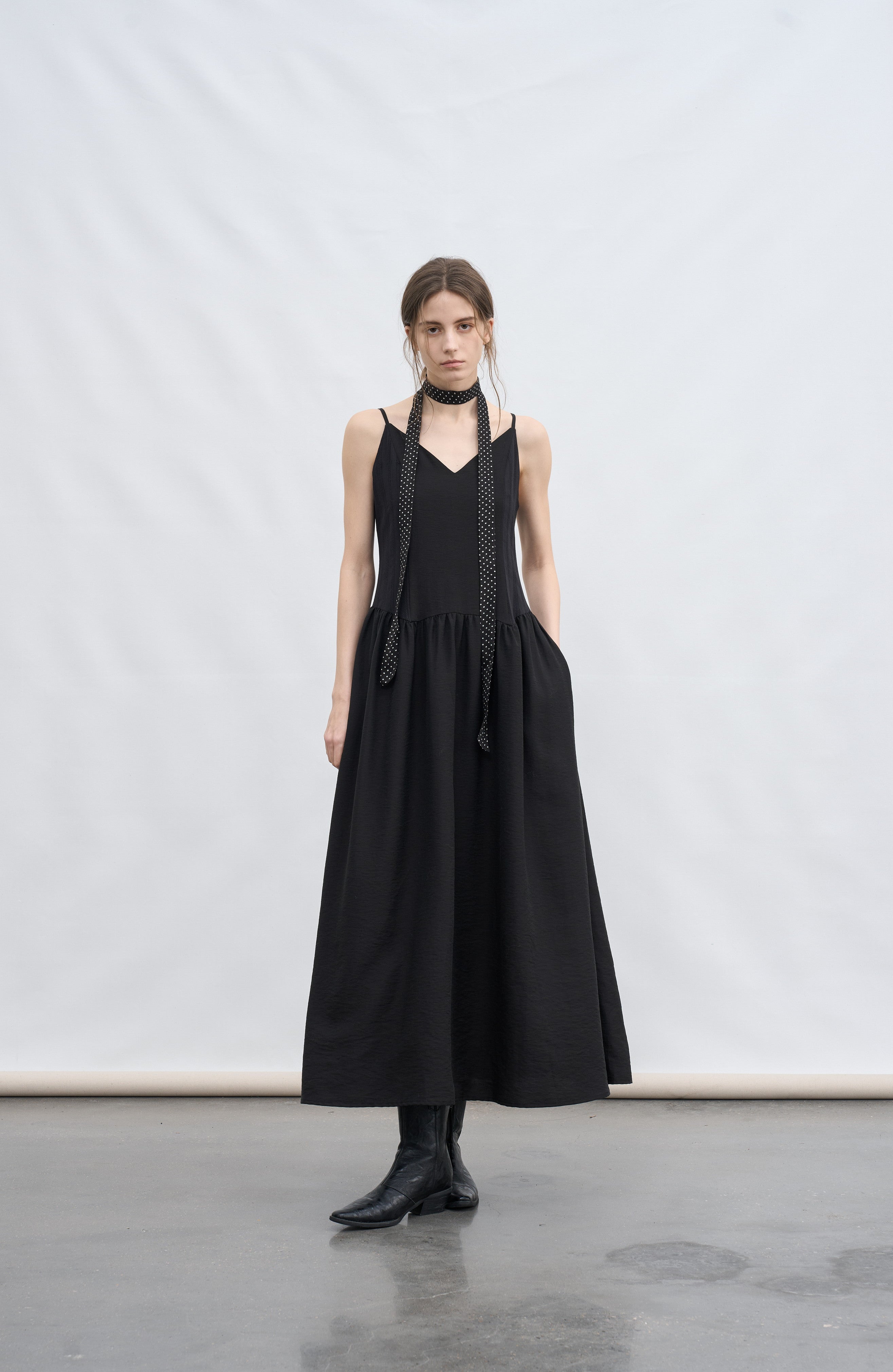 CLASSIC SHAPE VOLUME DRESS / 클래식 셰이프 볼륨 원피스