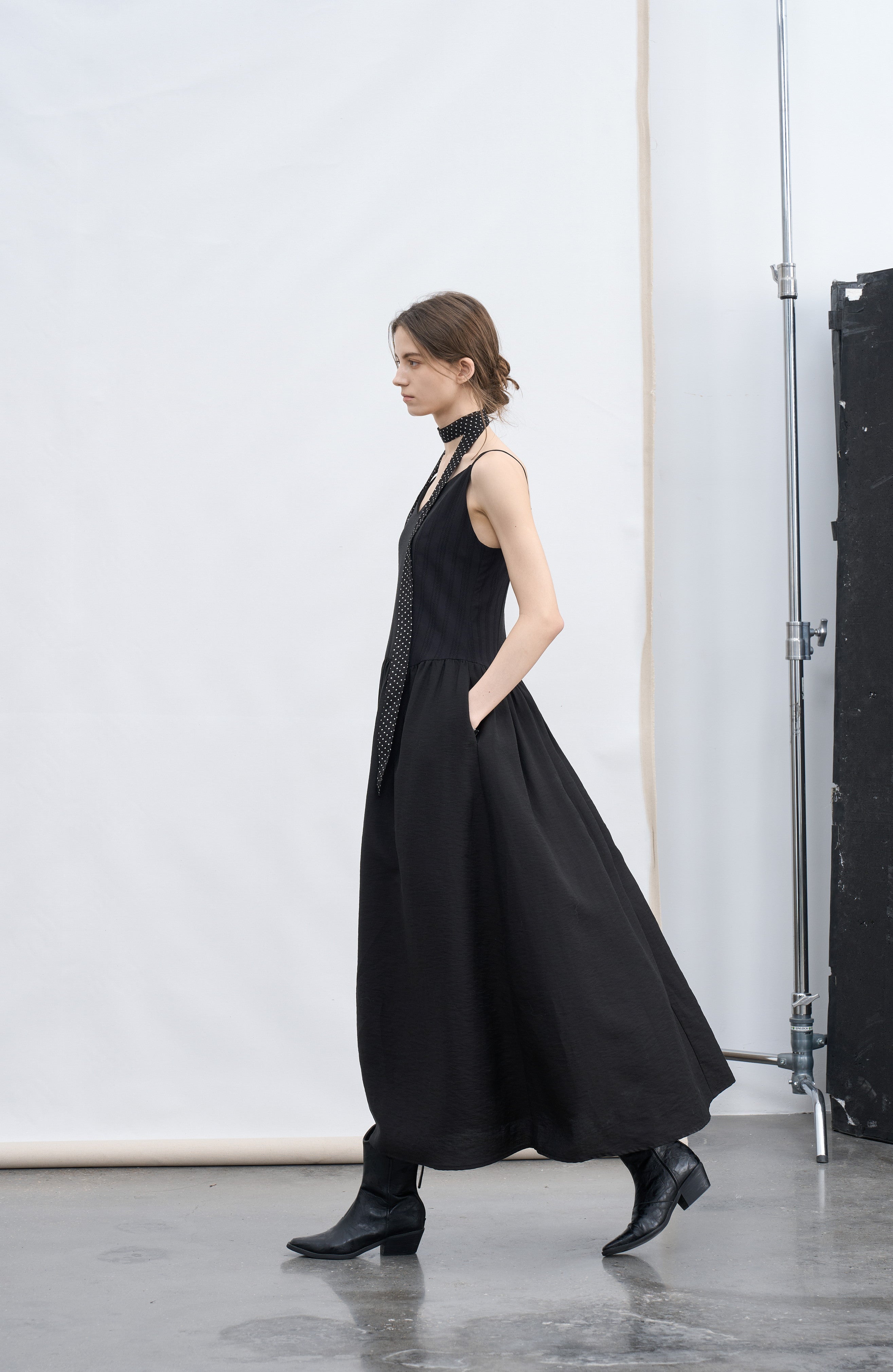 CLASSIC SHAPE VOLUME DRESS / 클래식 셰이프 볼륨 원피스