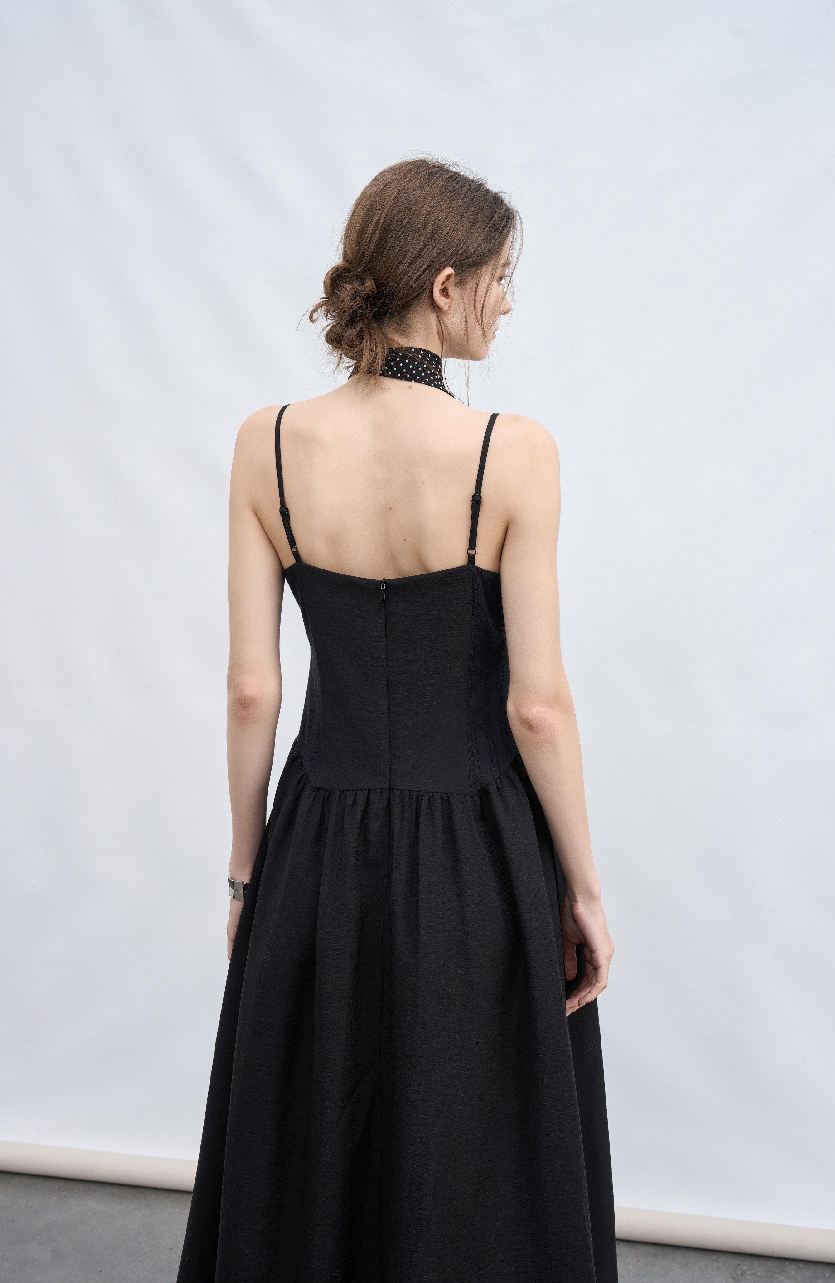 CLASSIC SHAPE VOLUME DRESS / 클래식 셰이프 볼륨 원피스