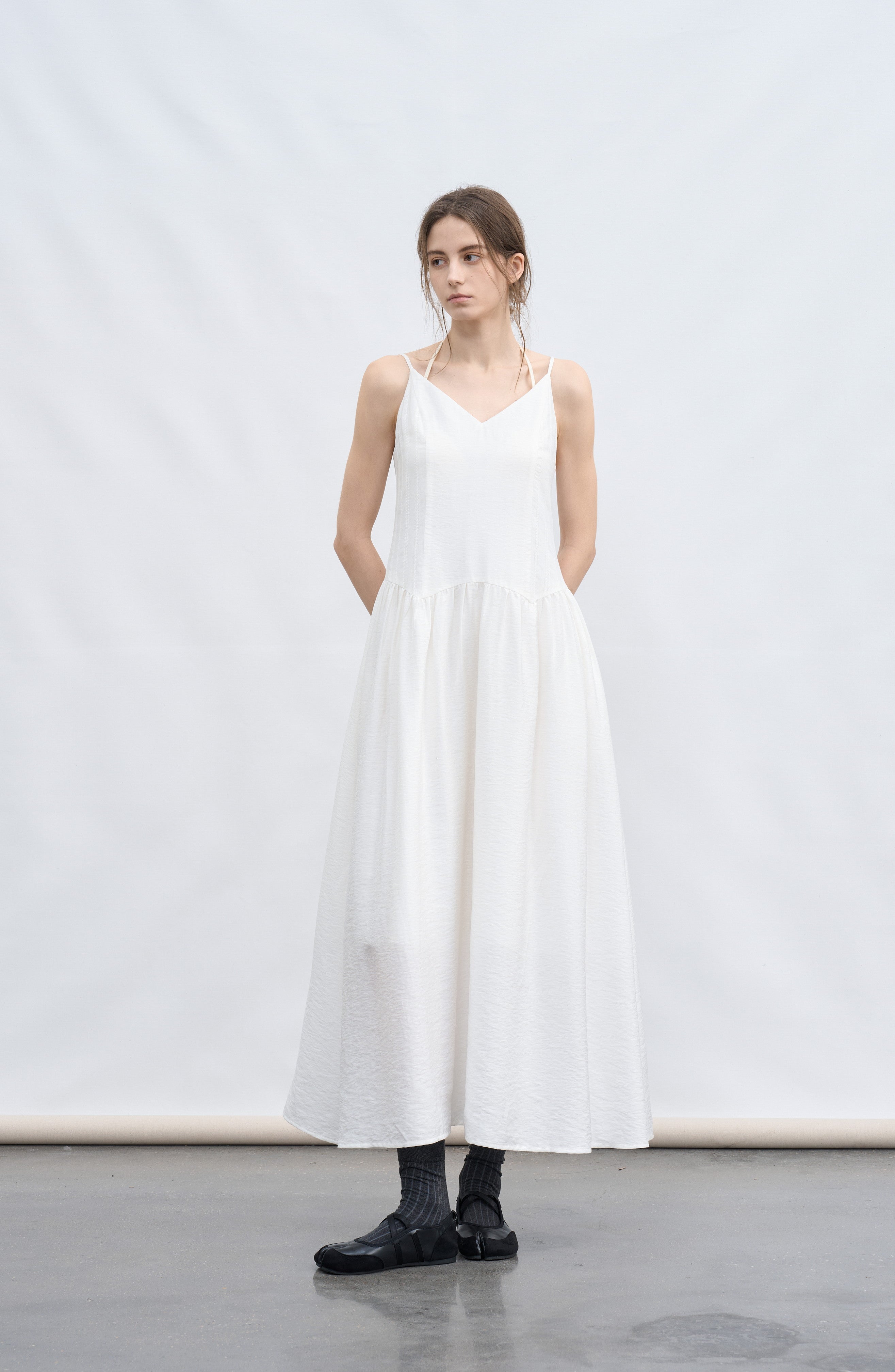 CLASSIC SHAPE VOLUME DRESS / 클래식 셰이프 볼륨 원피스