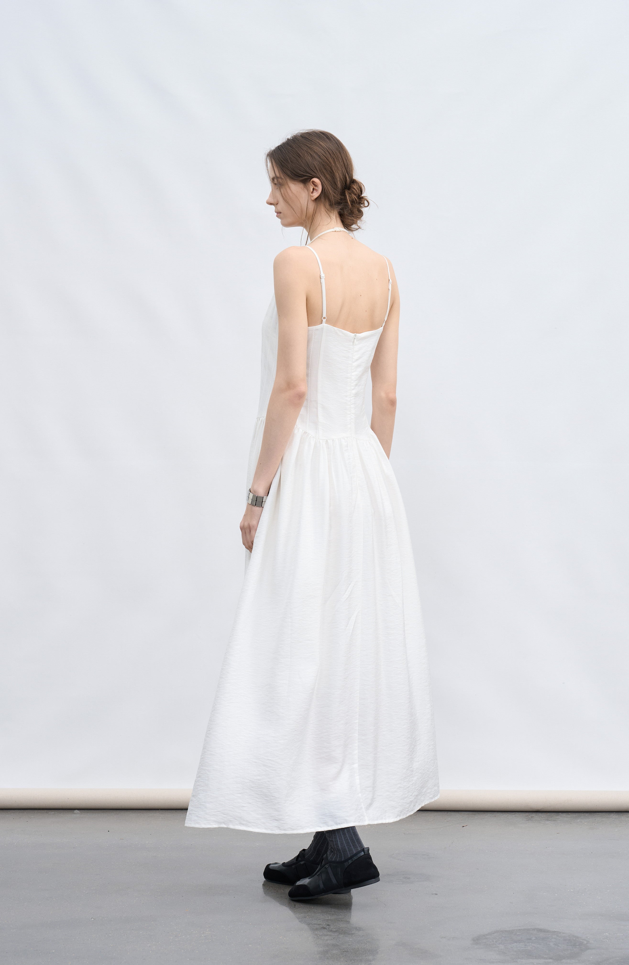 CLASSIC SHAPE VOLUME DRESS / 클래식 셰이프 볼륨 원피스