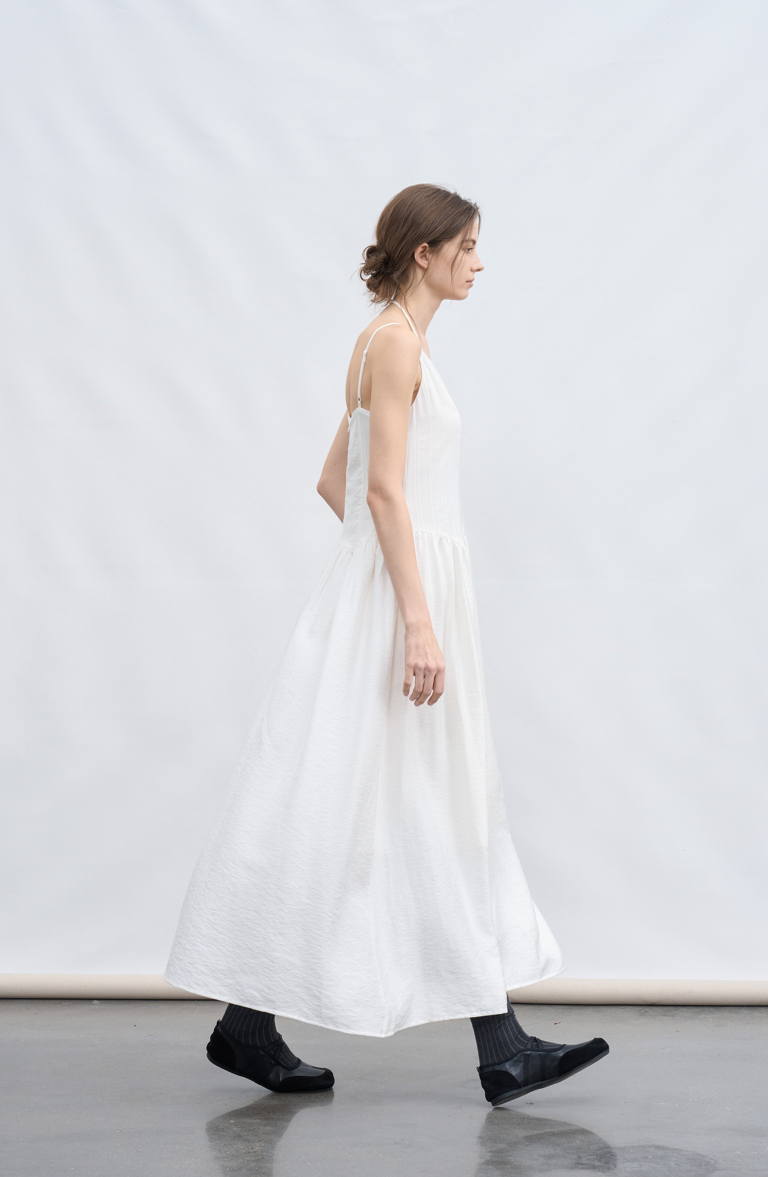 CLASSIC SHAPE VOLUME DRESS / 클래식 셰이프 볼륨 원피스
