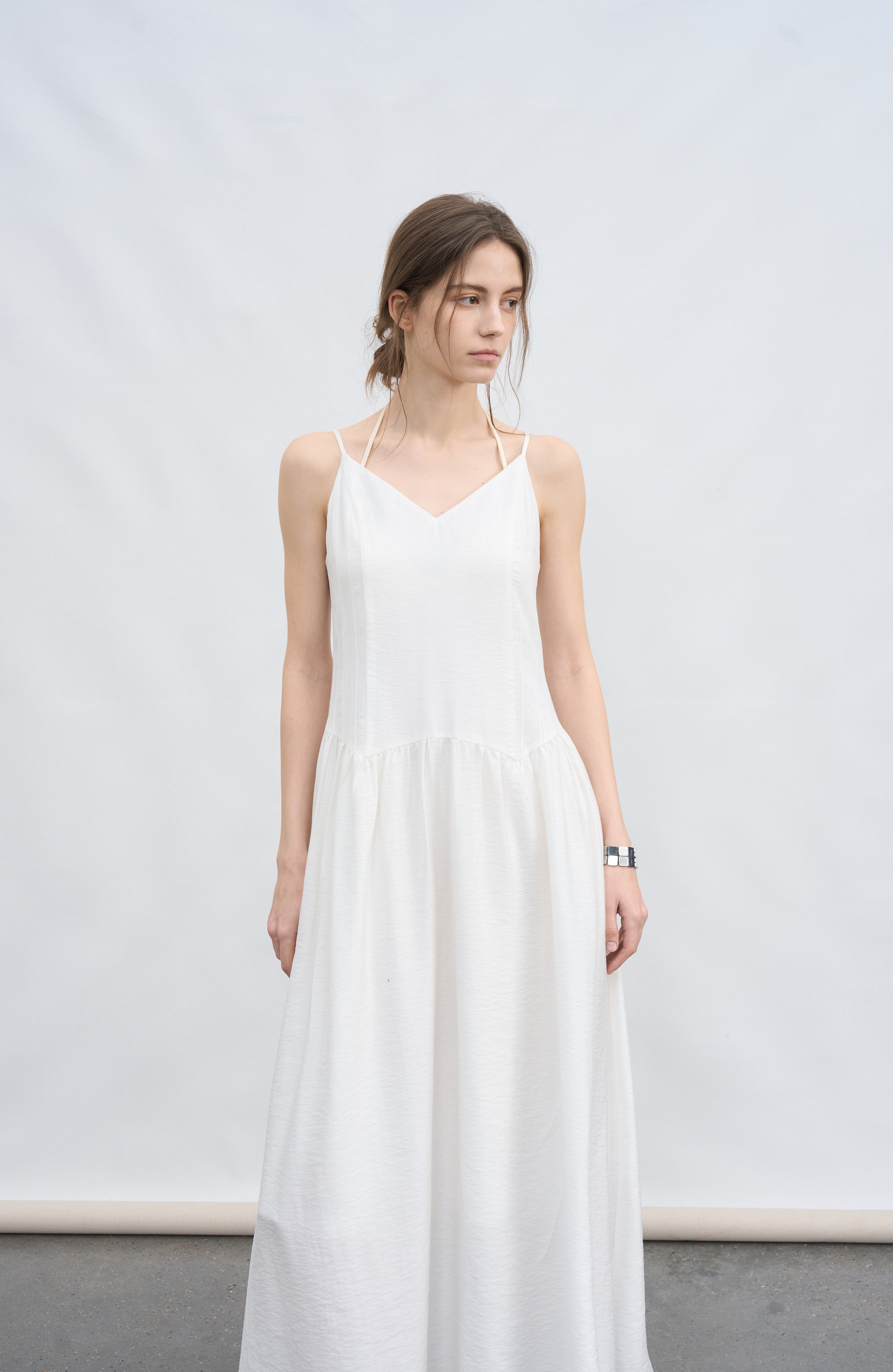 CLASSIC SHAPE VOLUME DRESS / 클래식 셰이프 볼륨 원피스