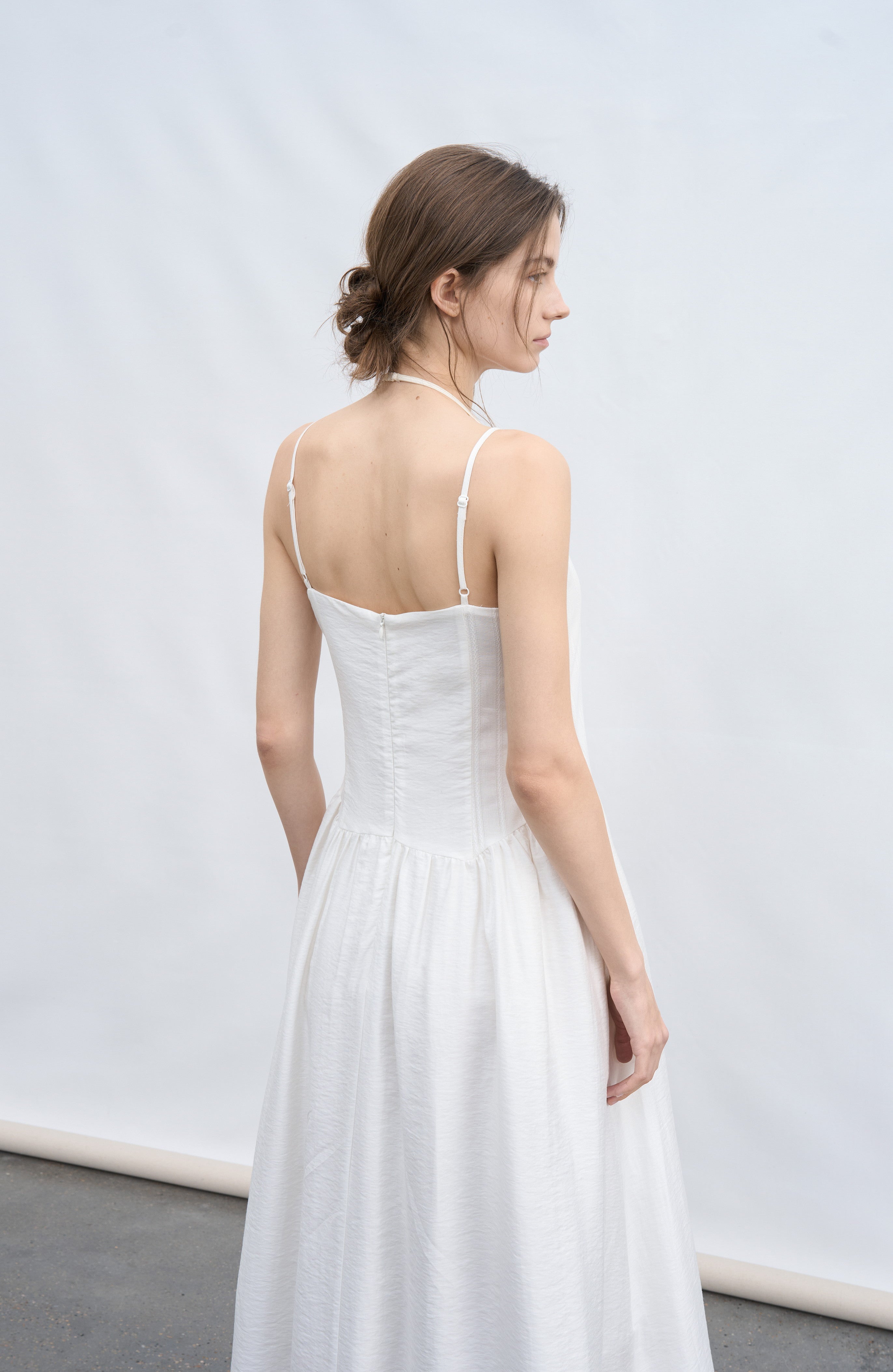 CLASSIC SHAPE VOLUME DRESS / 클래식 셰이프 볼륨 원피스
