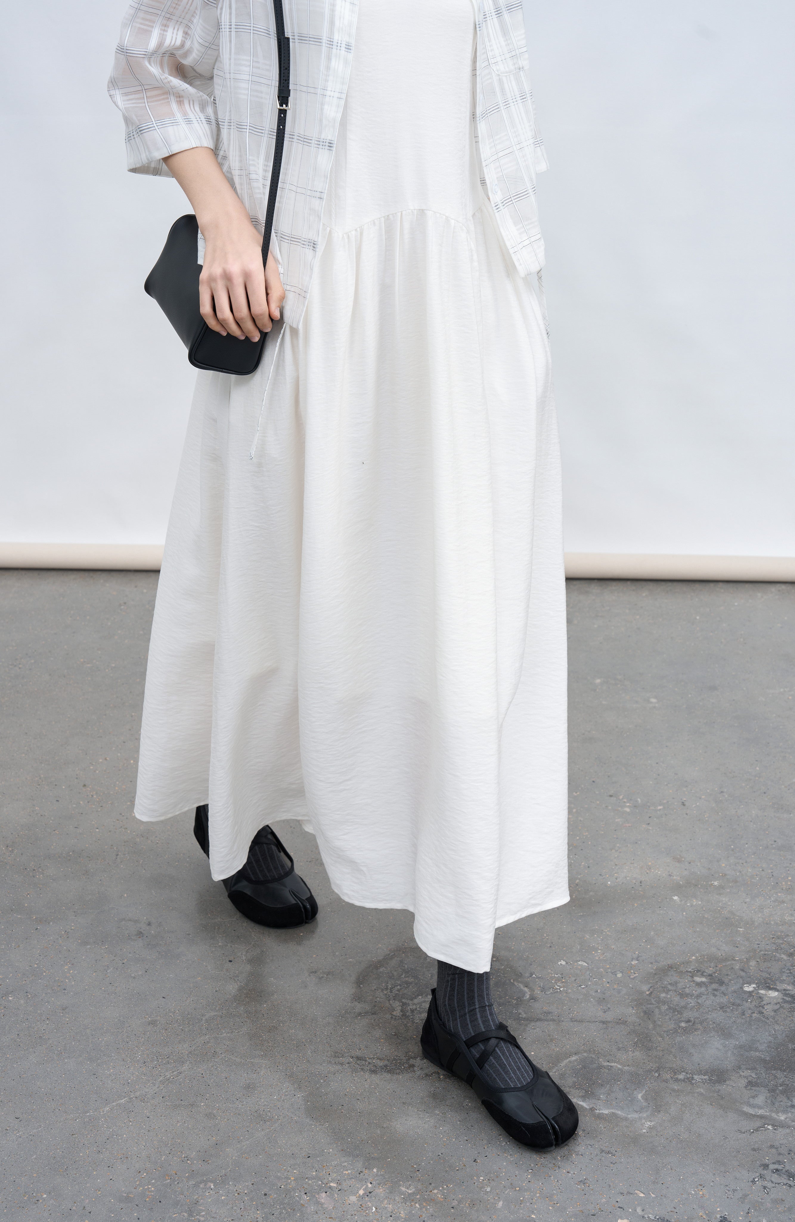 CLASSIC SHAPE VOLUME DRESS / 클래식 셰이프 볼륨 원피스