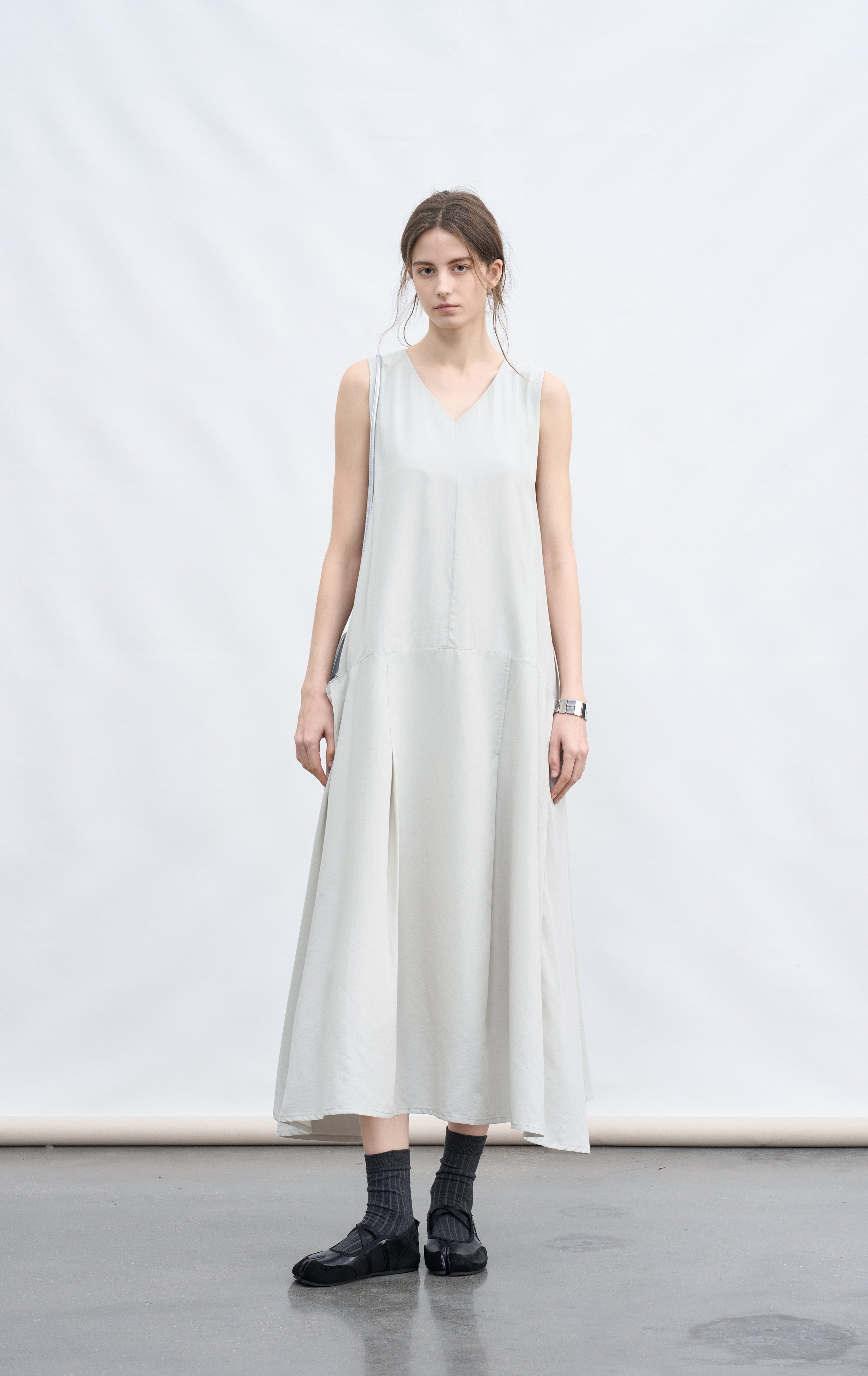 LIGHT TUCK MAXI DRESS / 라이트 터크 맥시 원피스