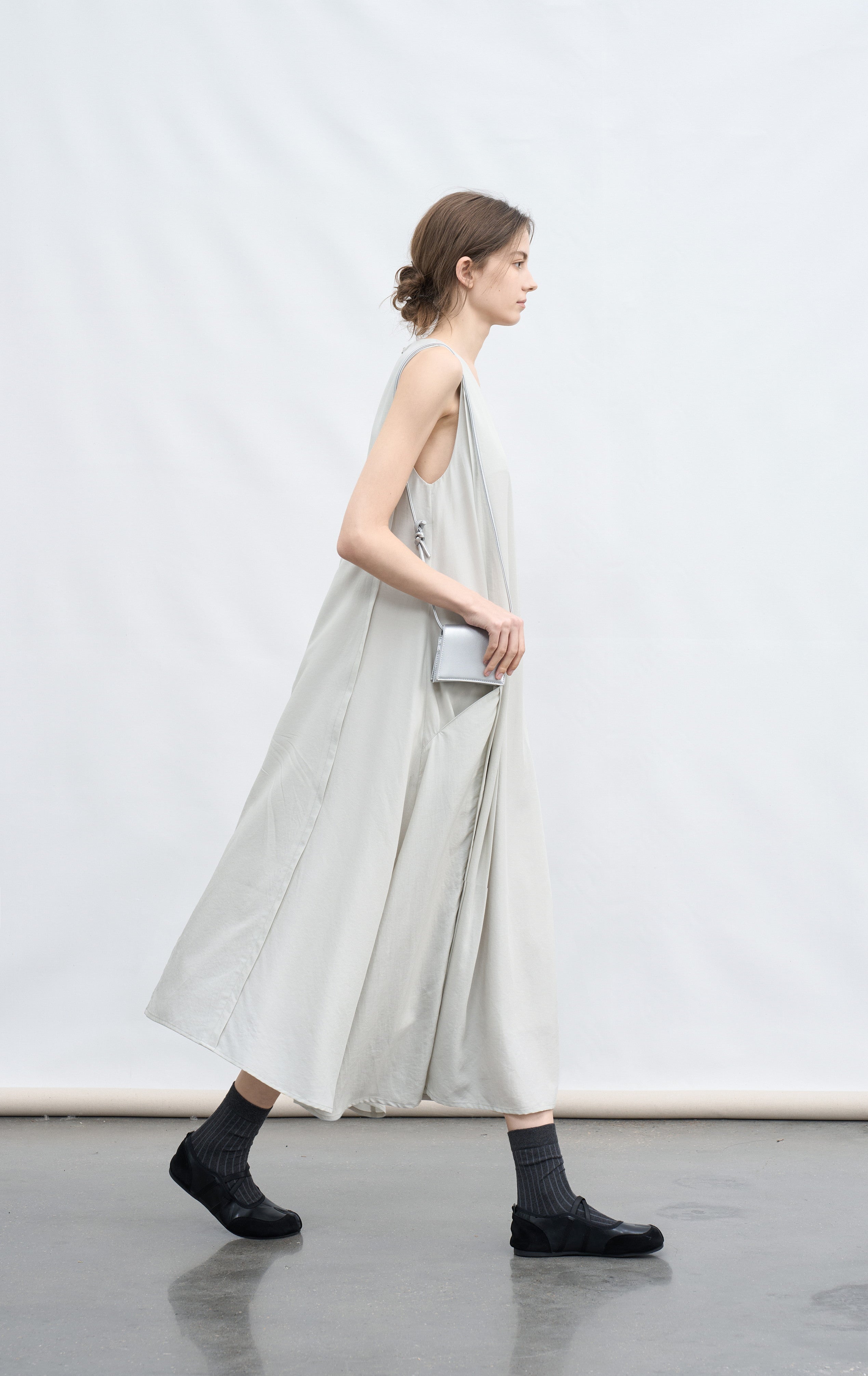 LIGHT TUCK MAXI DRESS / 라이트 터크 맥시 원피스