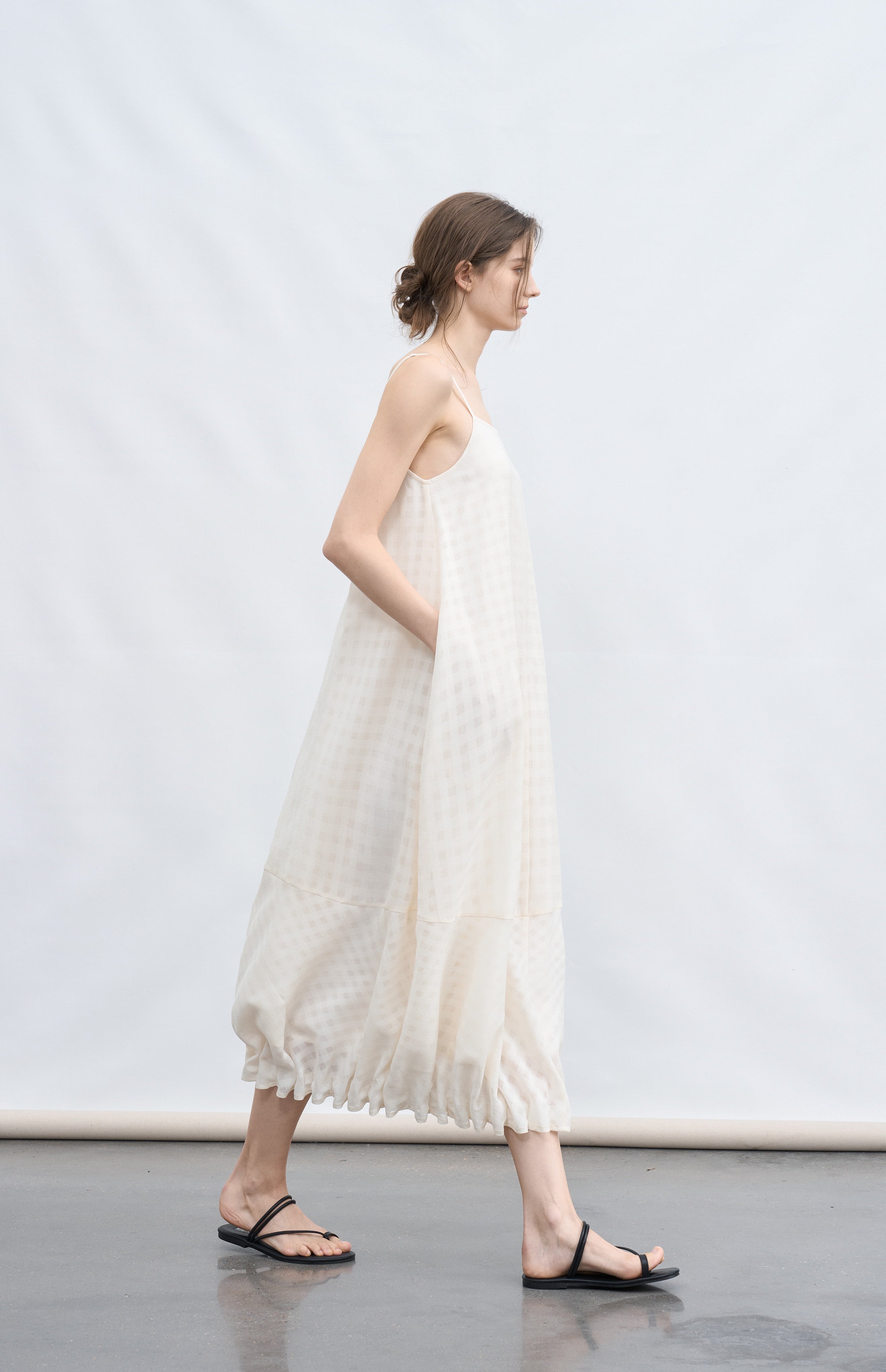 BALLOON GATHER CHECK DRESS / 벌룬 개더 체크 드레스