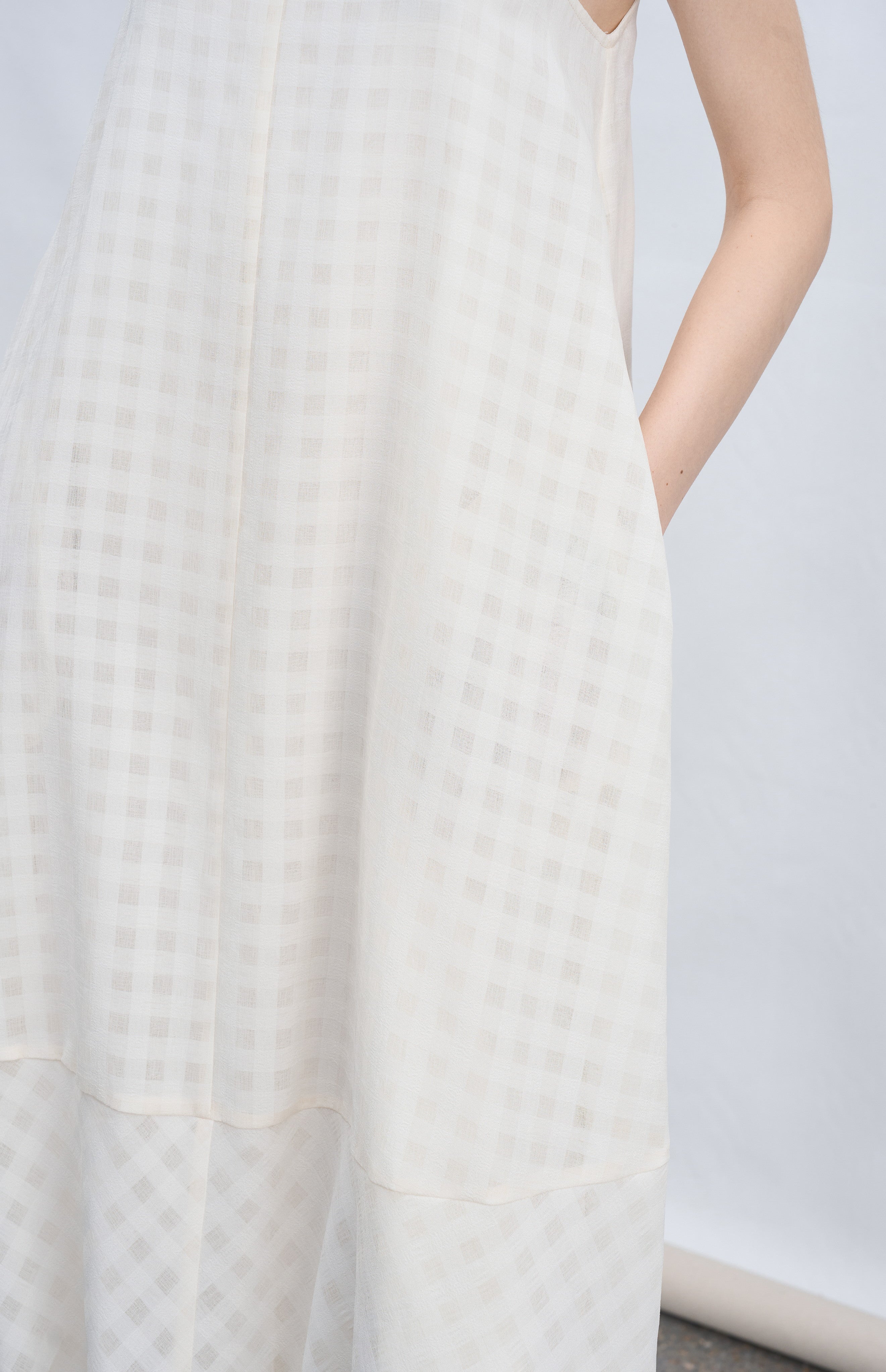 BALLOON GATHER CHECK DRESS / 벌룬 개더 체크 드레스