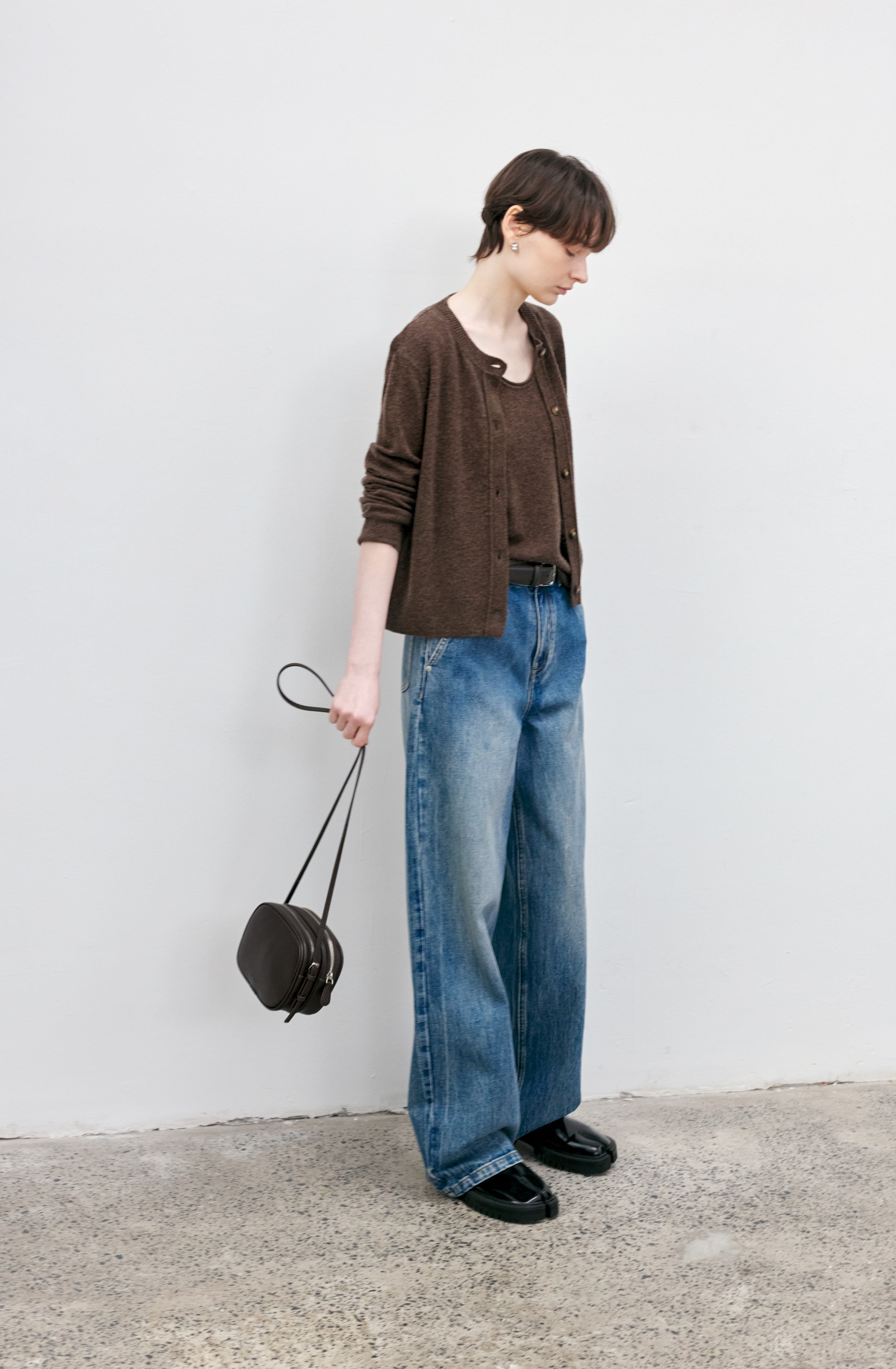 BASIC STRAIGHT JEANS / ベーシックストレートジーンズ