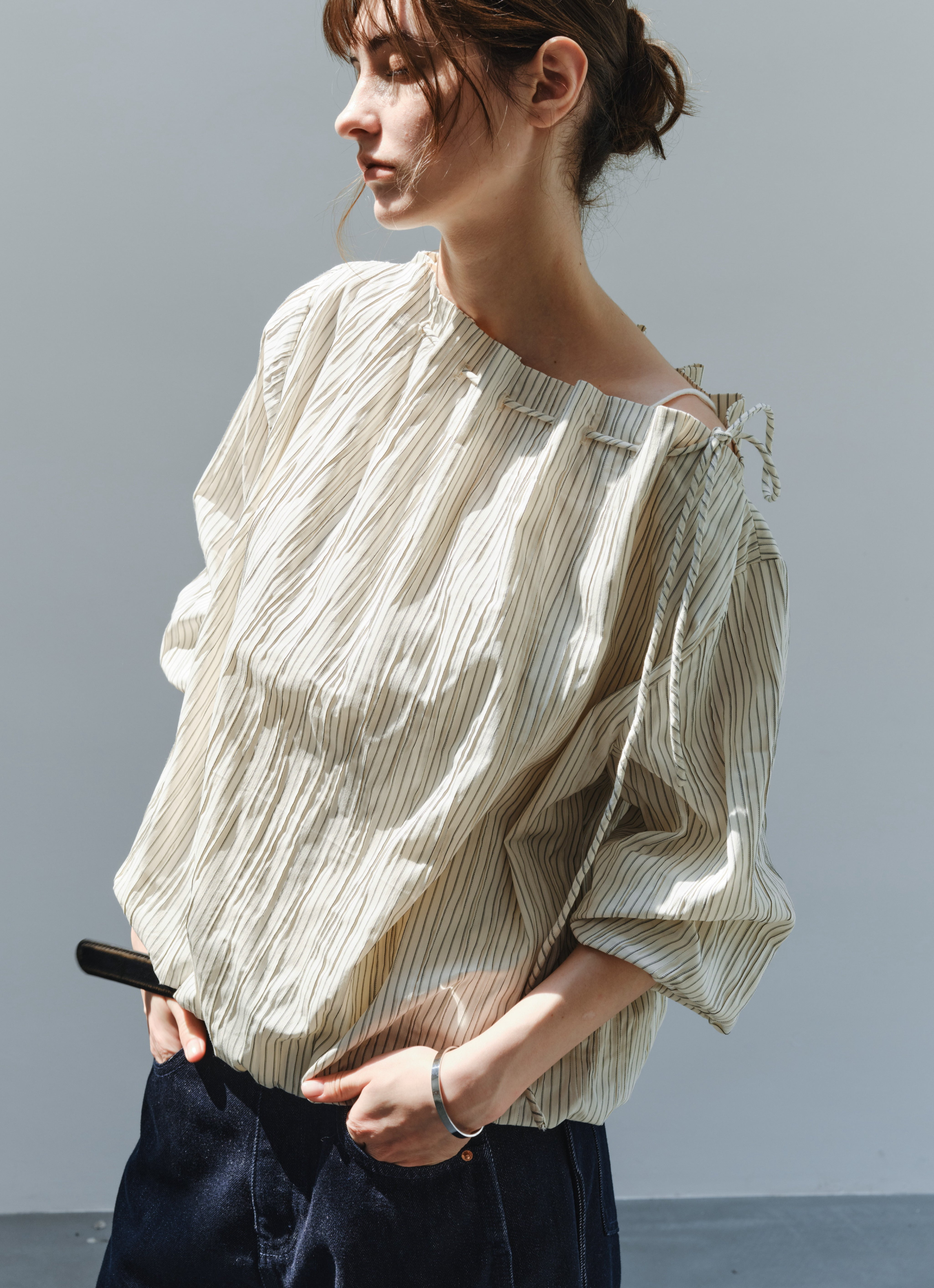 STRING POUCH PINSTRIPE SHIRT