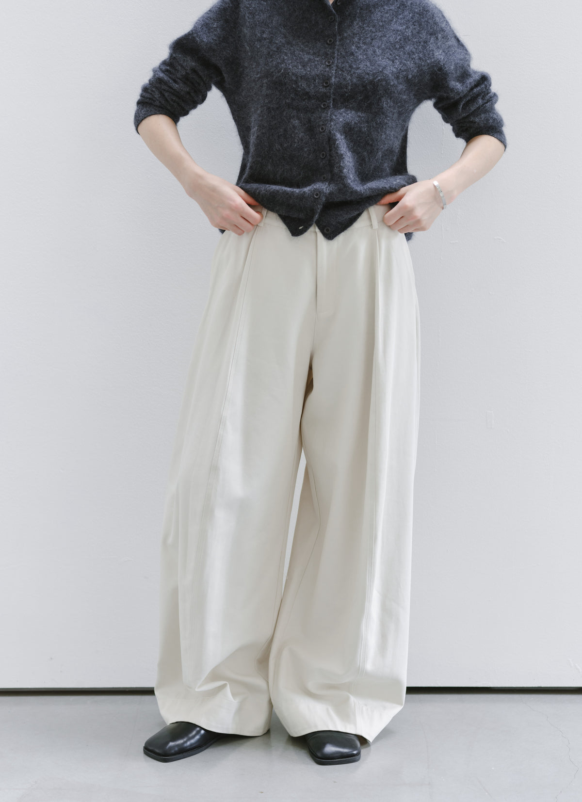 DEEP TUCK WIDE PANTS