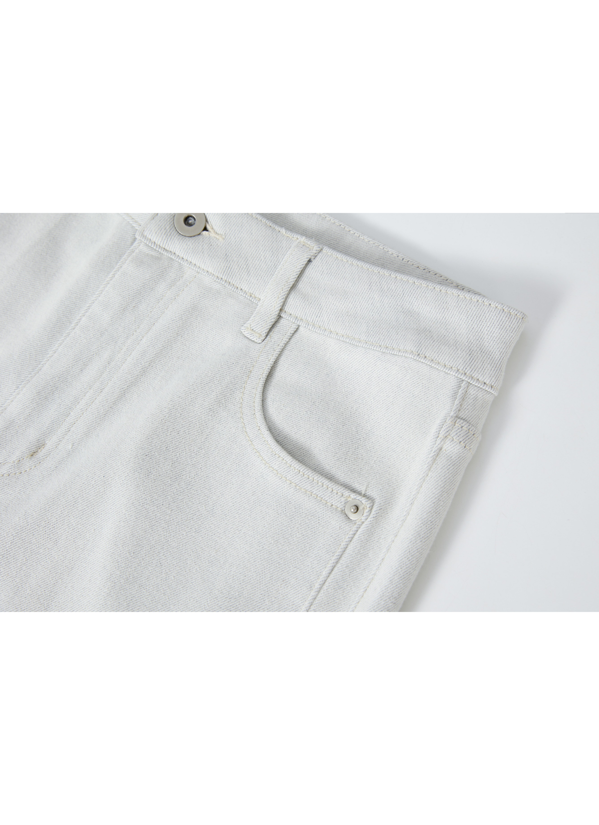 WASHED WHITE FLARE JEANS