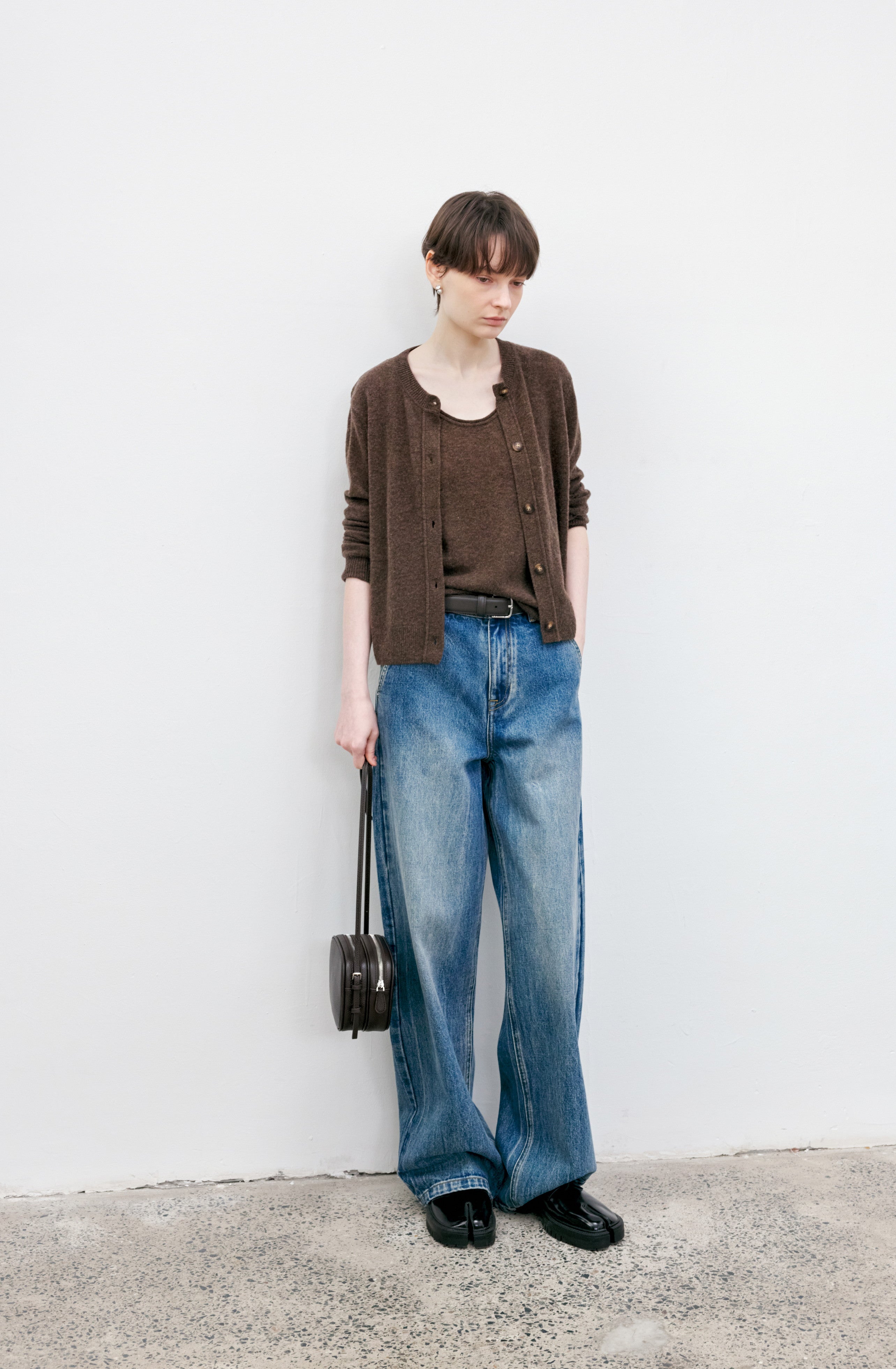 BASIC STRAIGHT JEANS / ベーシックストレートジーンズ