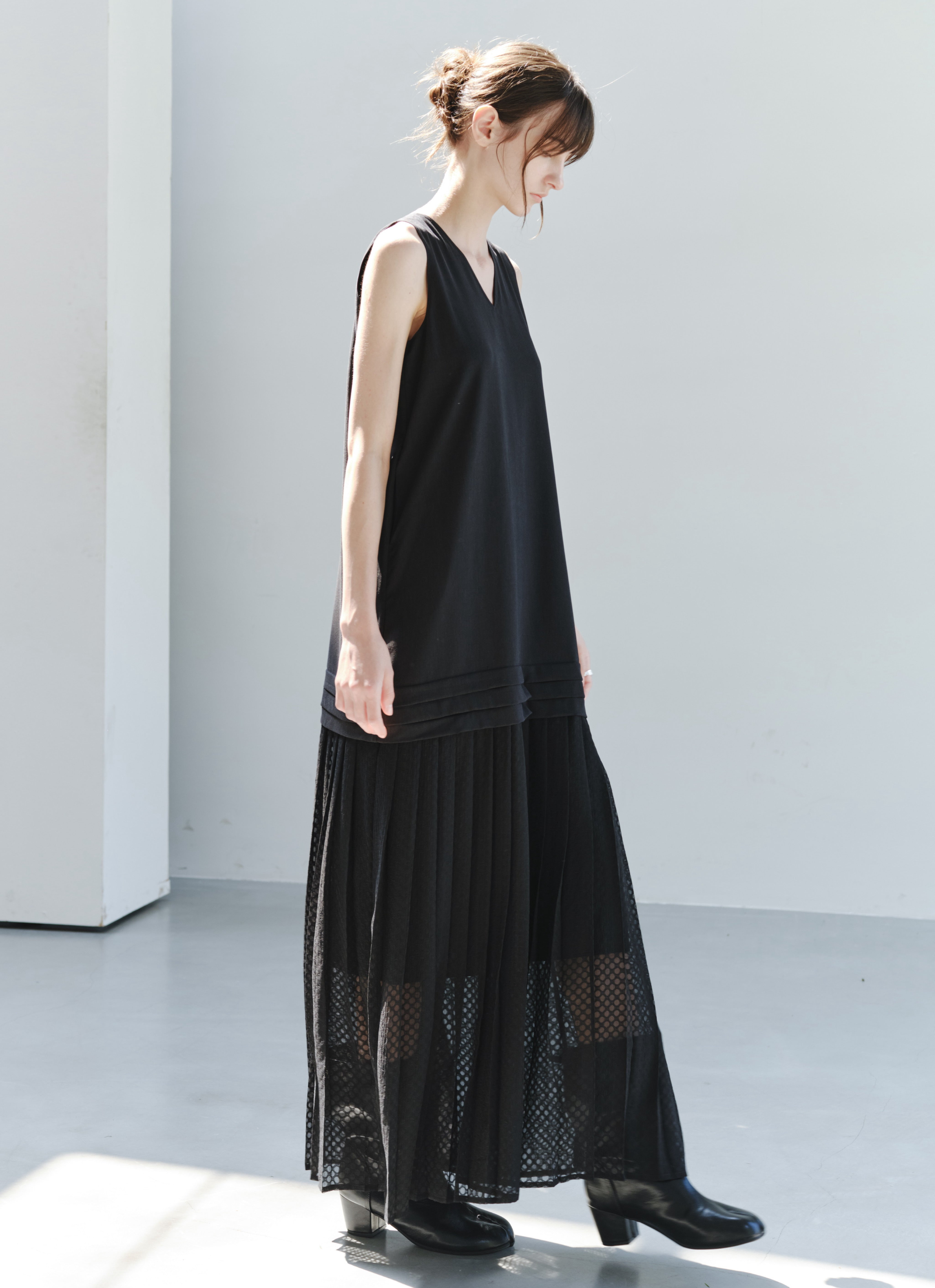 BUBBLE PLEAT DOCKING DRESS