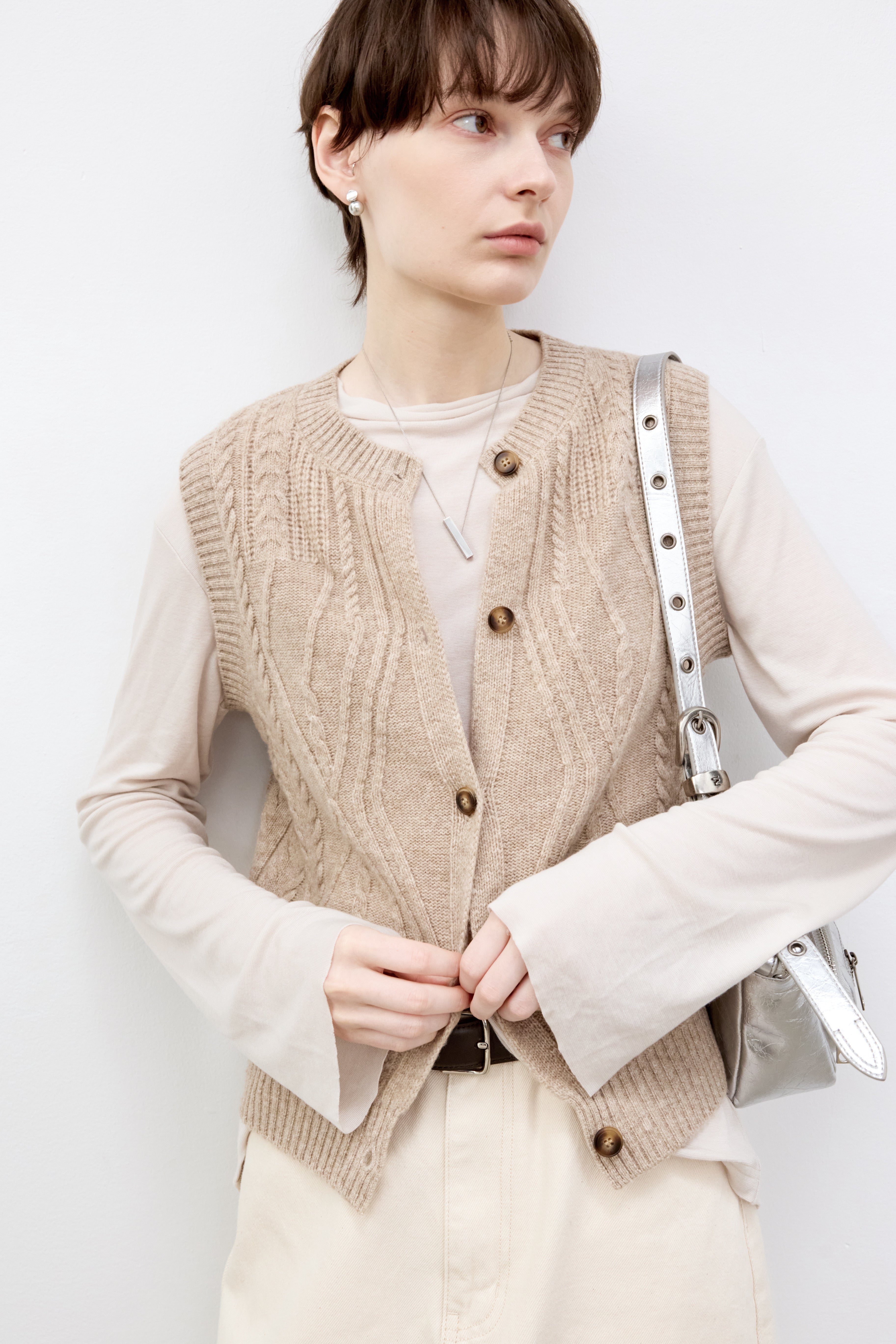 WOOL CABLE CARDIGAN VEST