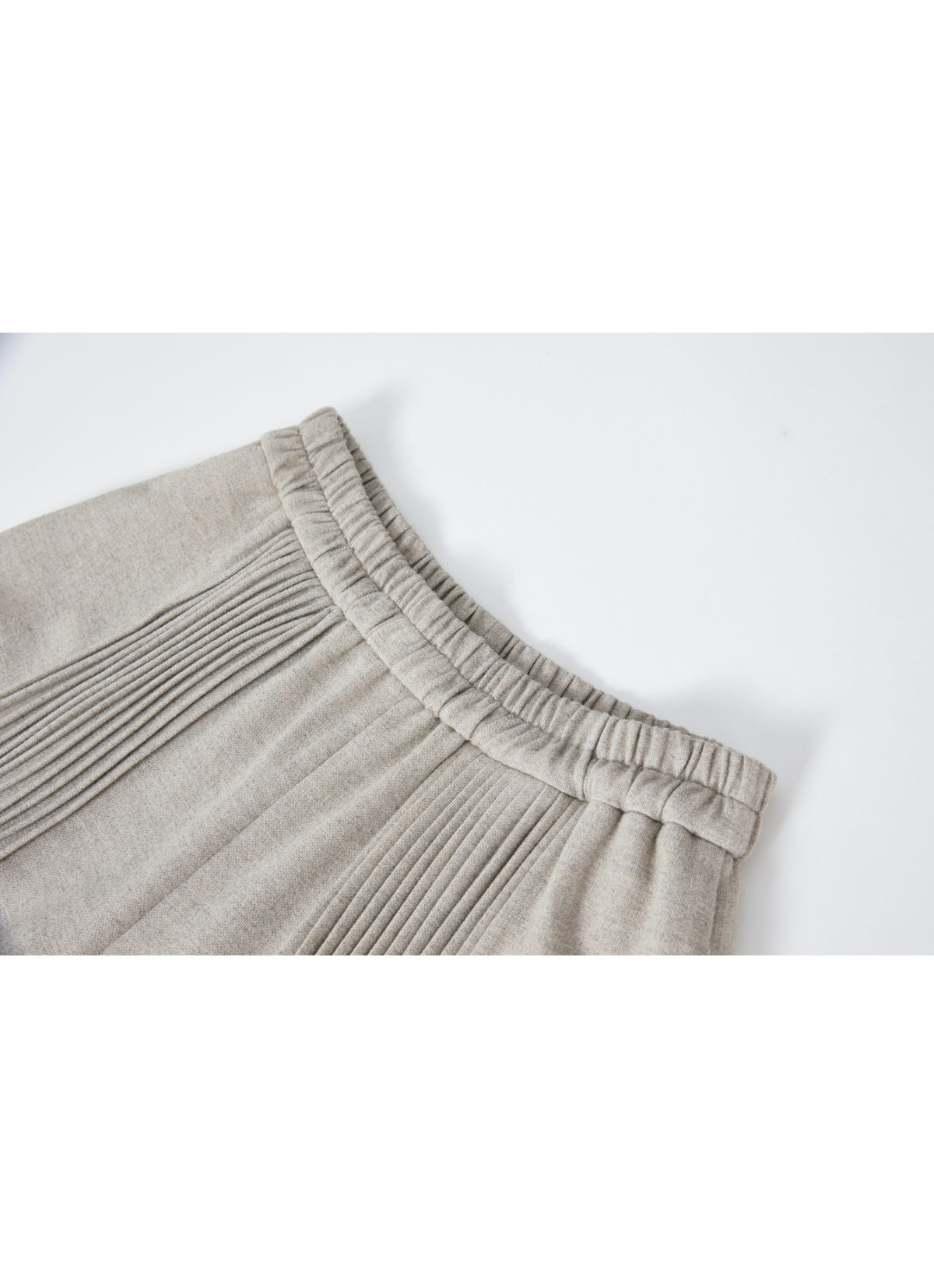 EDGE PLEATS LANTERN PANTS