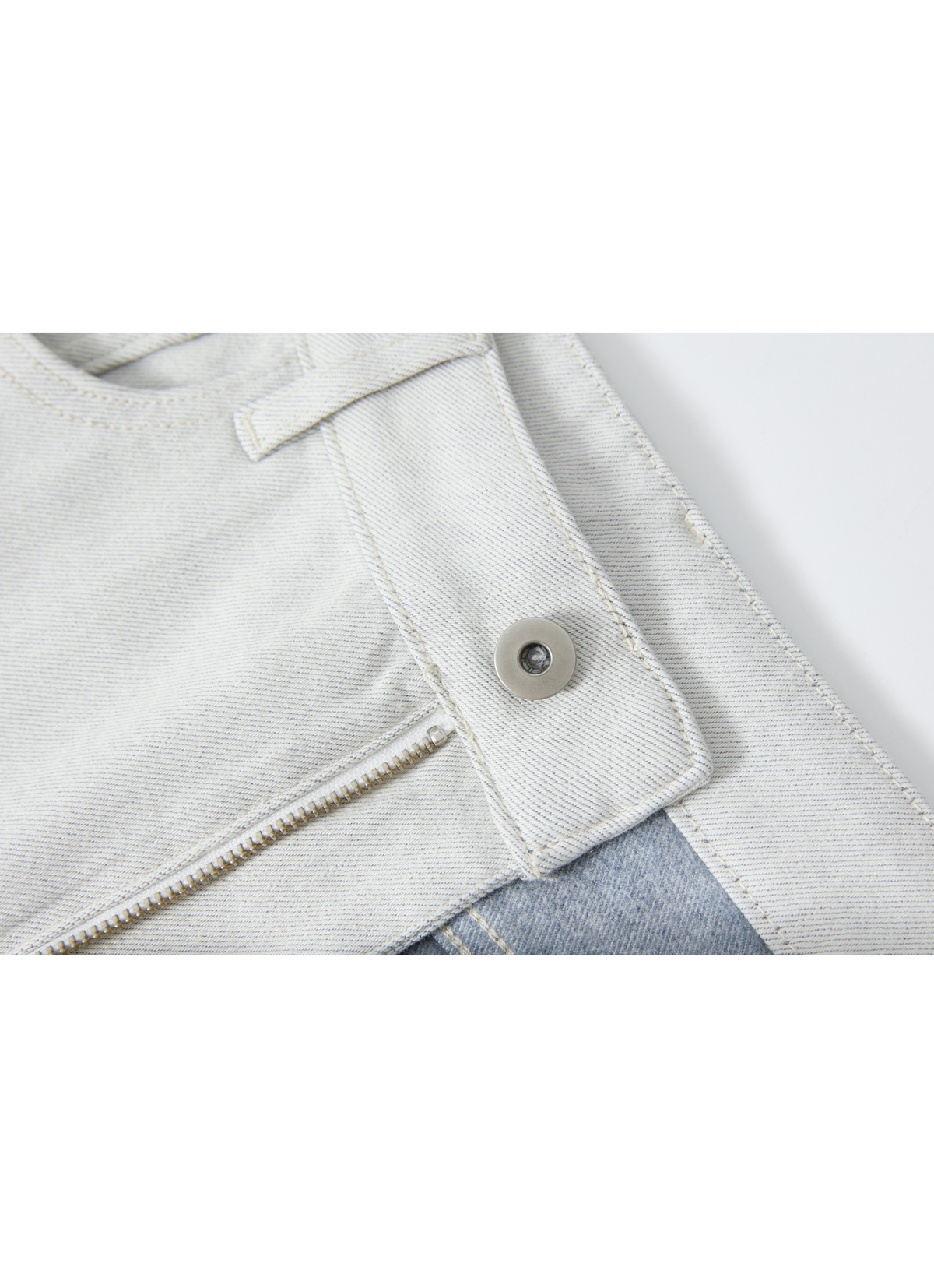 WASHED WHITE FLARE JEANS