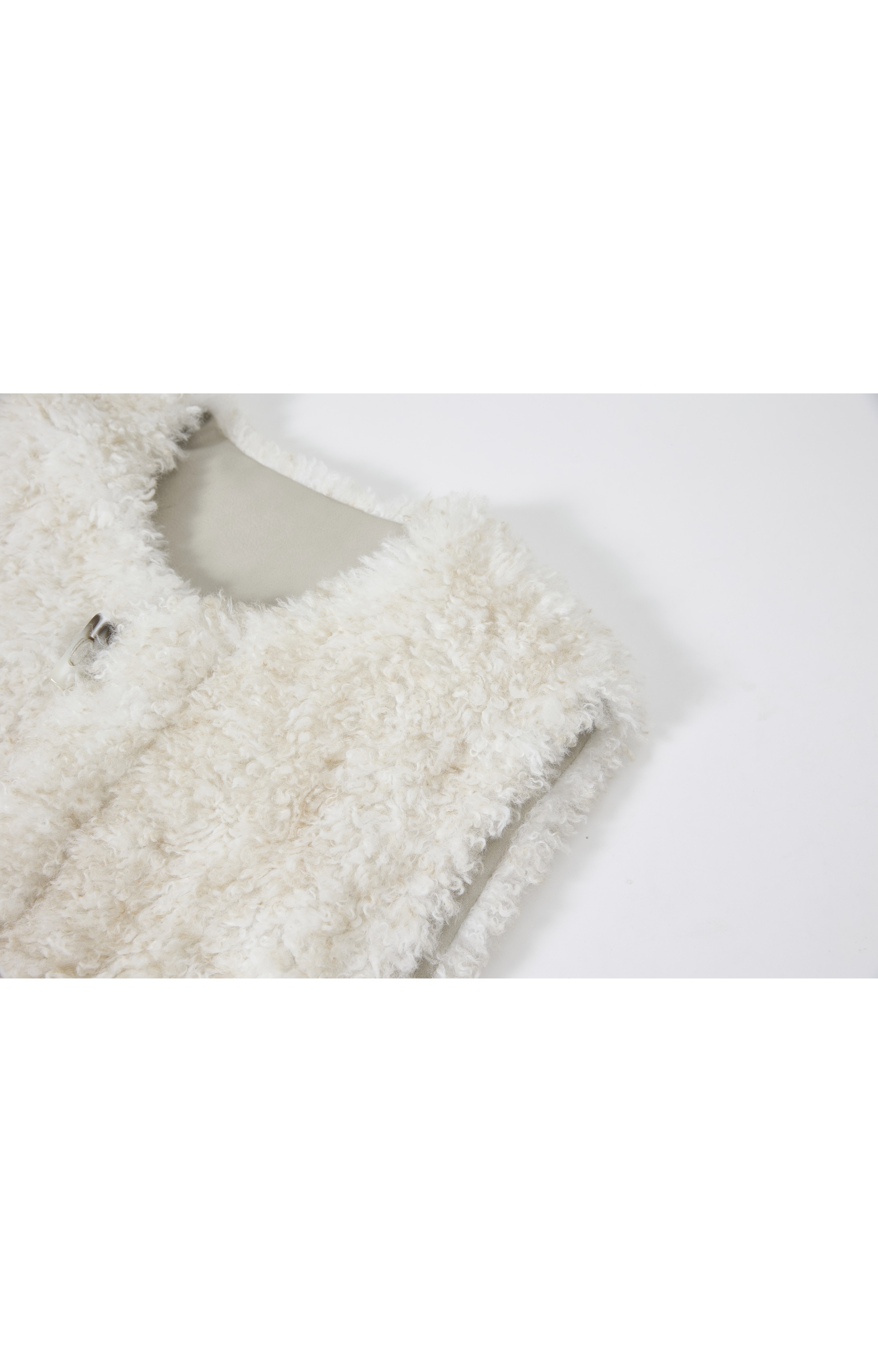 REVERSIBLE SOFT BOA VEST / 리버시블 소프트 보아 베스트