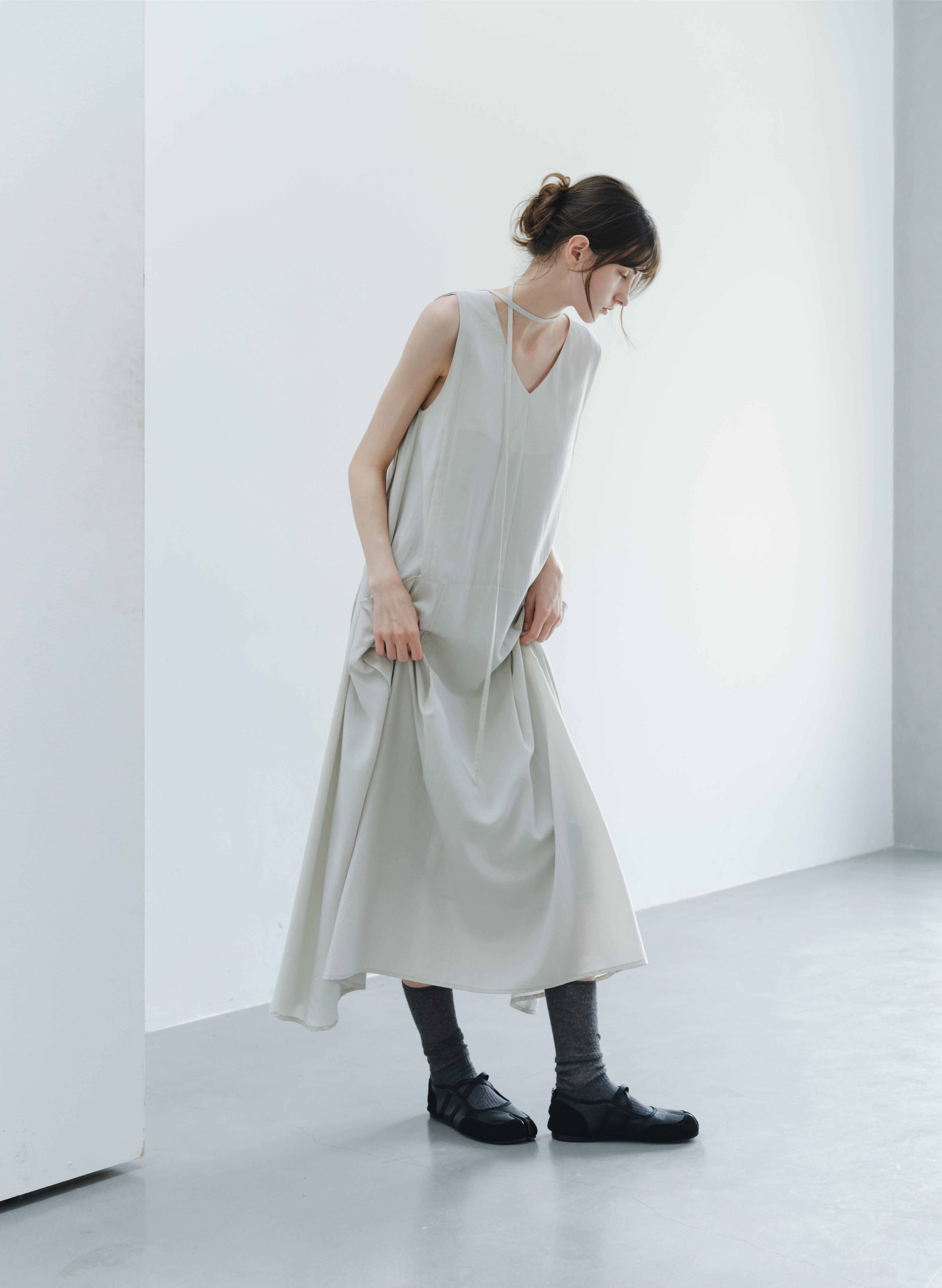 LIGHT TUCK MAXI DRESS / 라이트 터크 맥시 원피스