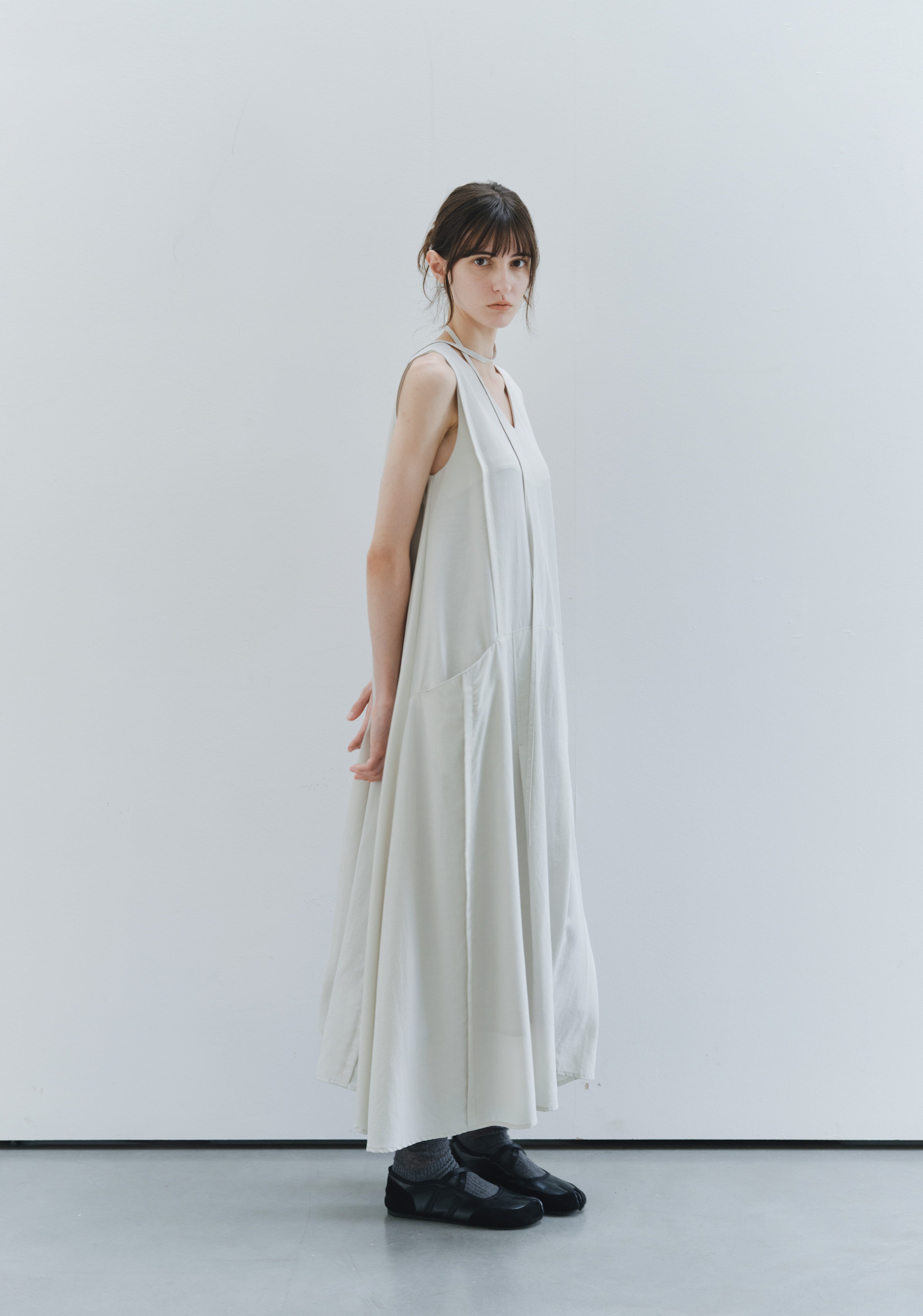 LIGHT TUCK MAXI DRESS / 라이트 터크 맥시 원피스