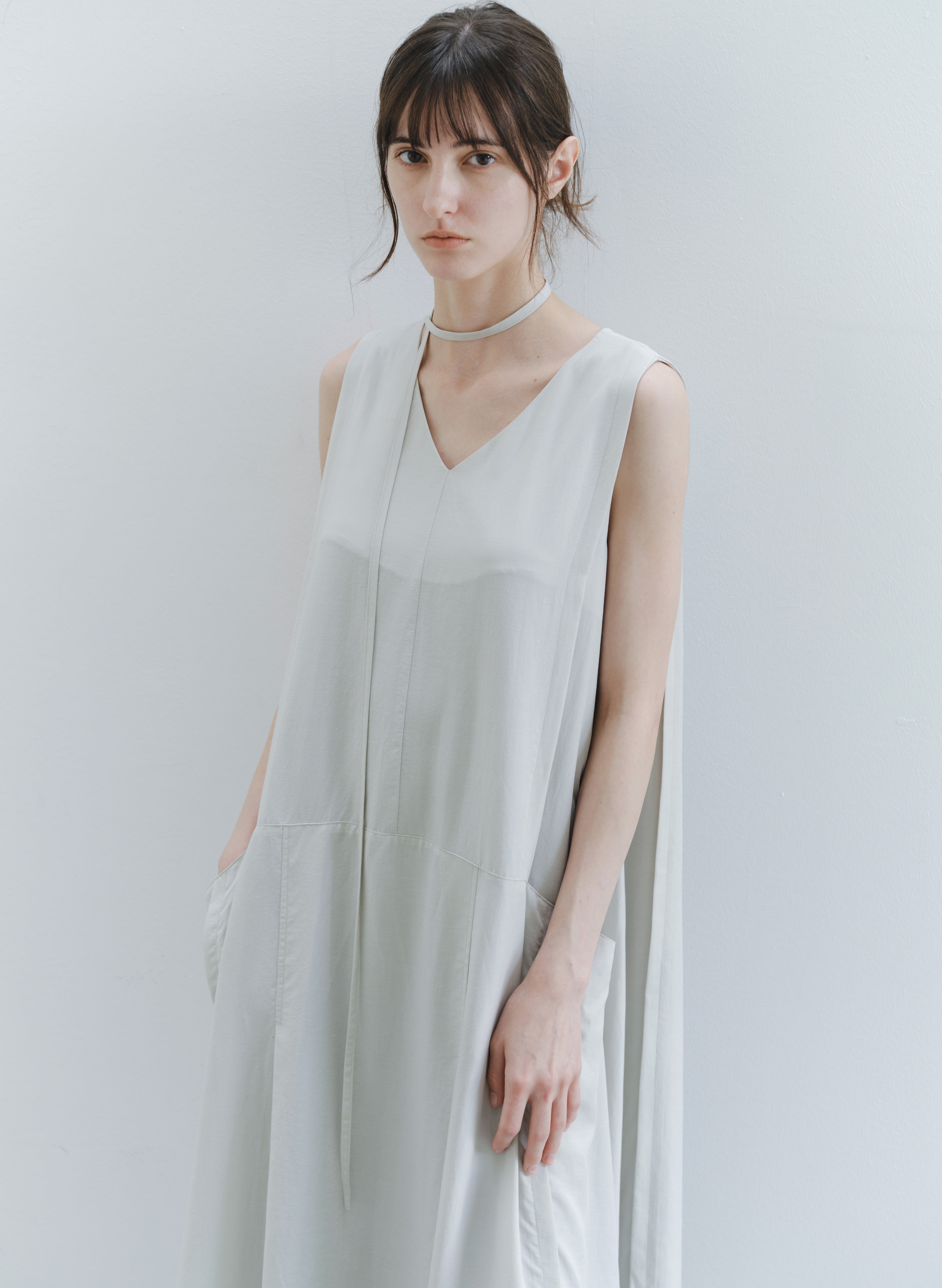 LIGHT TUCK MAXI DRESS / 라이트 터크 맥시 원피스