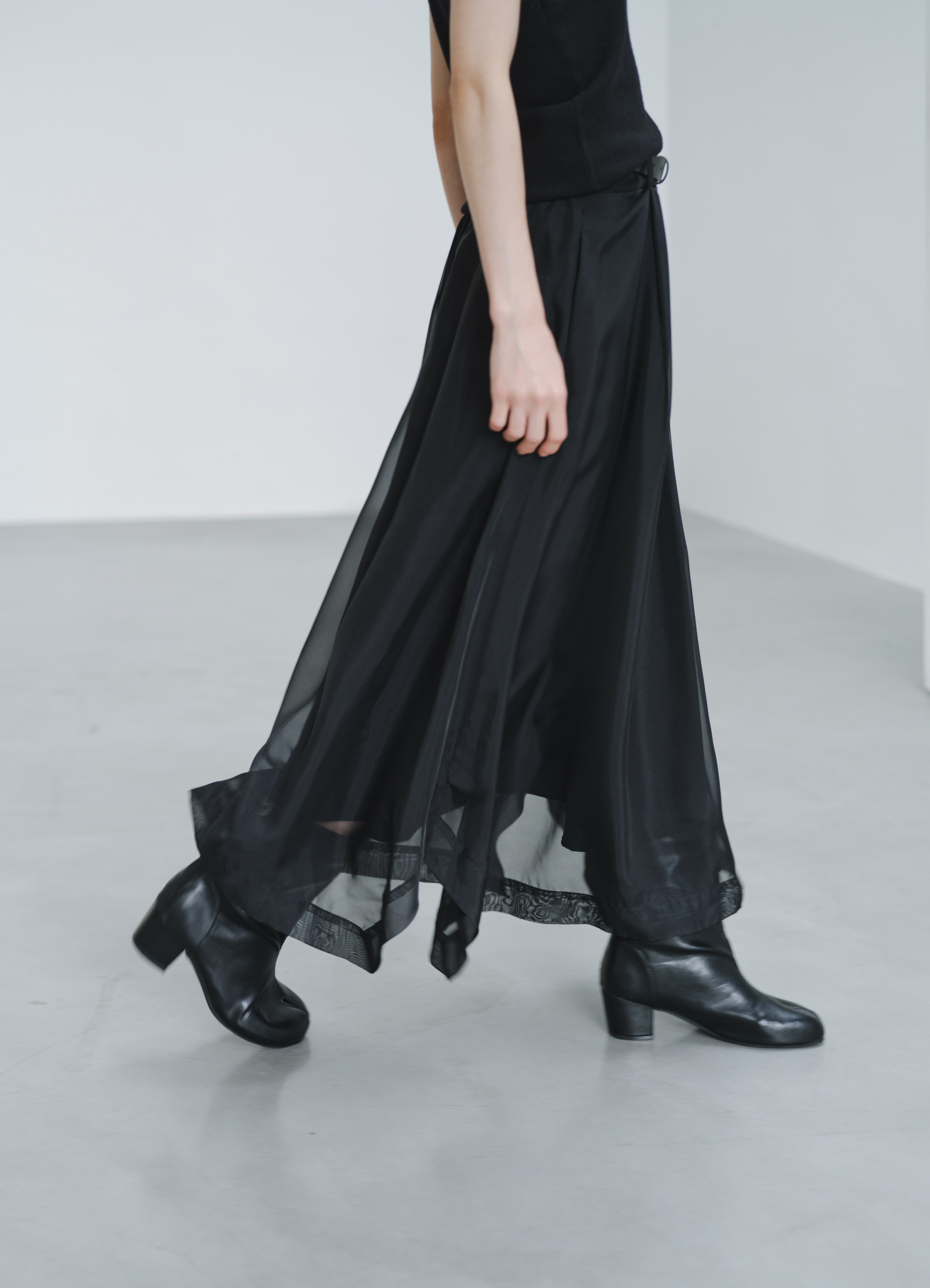 SHEER VEIL LAYERED SKIRT