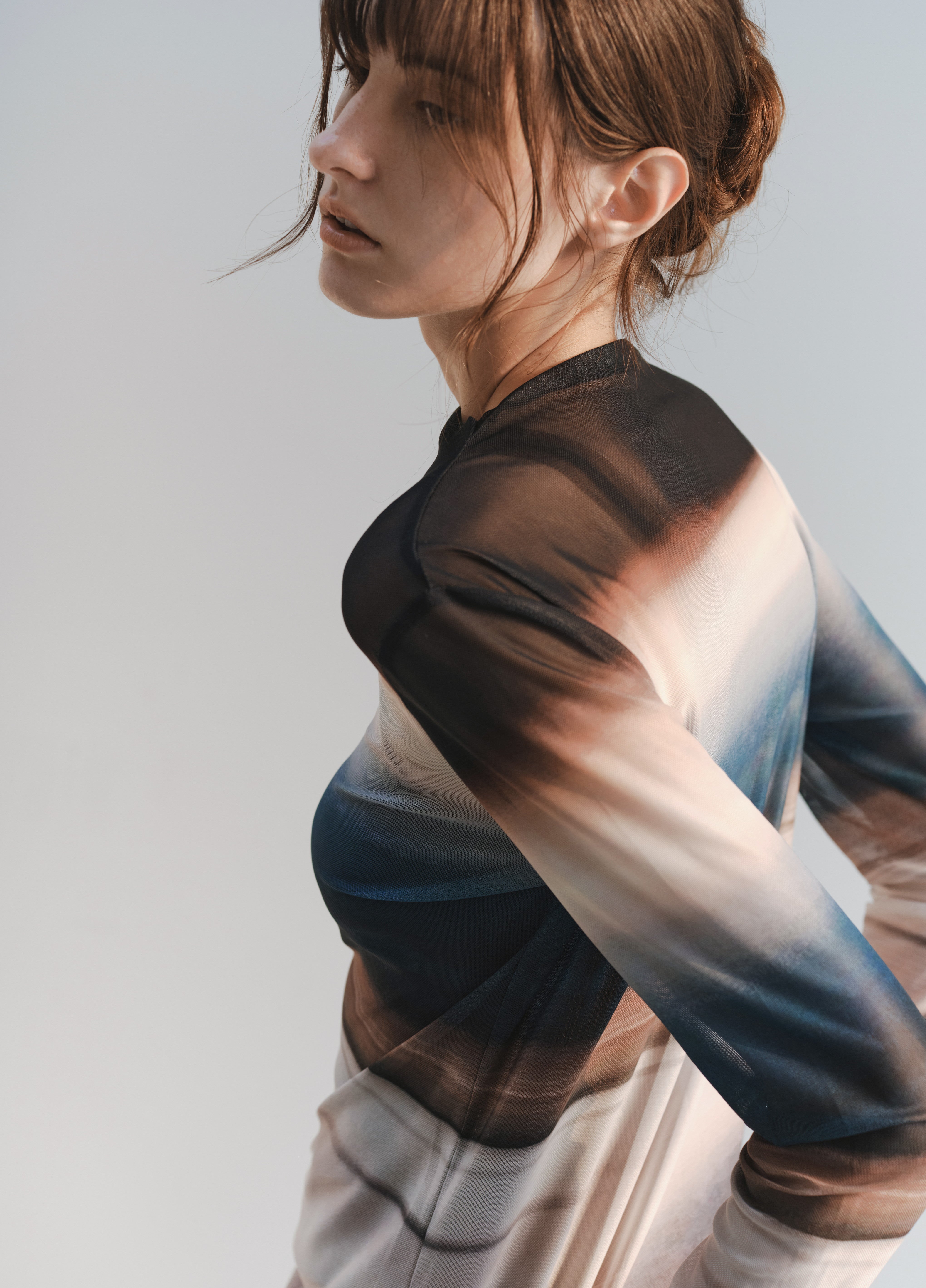 GLOW TIE SHEER TOP