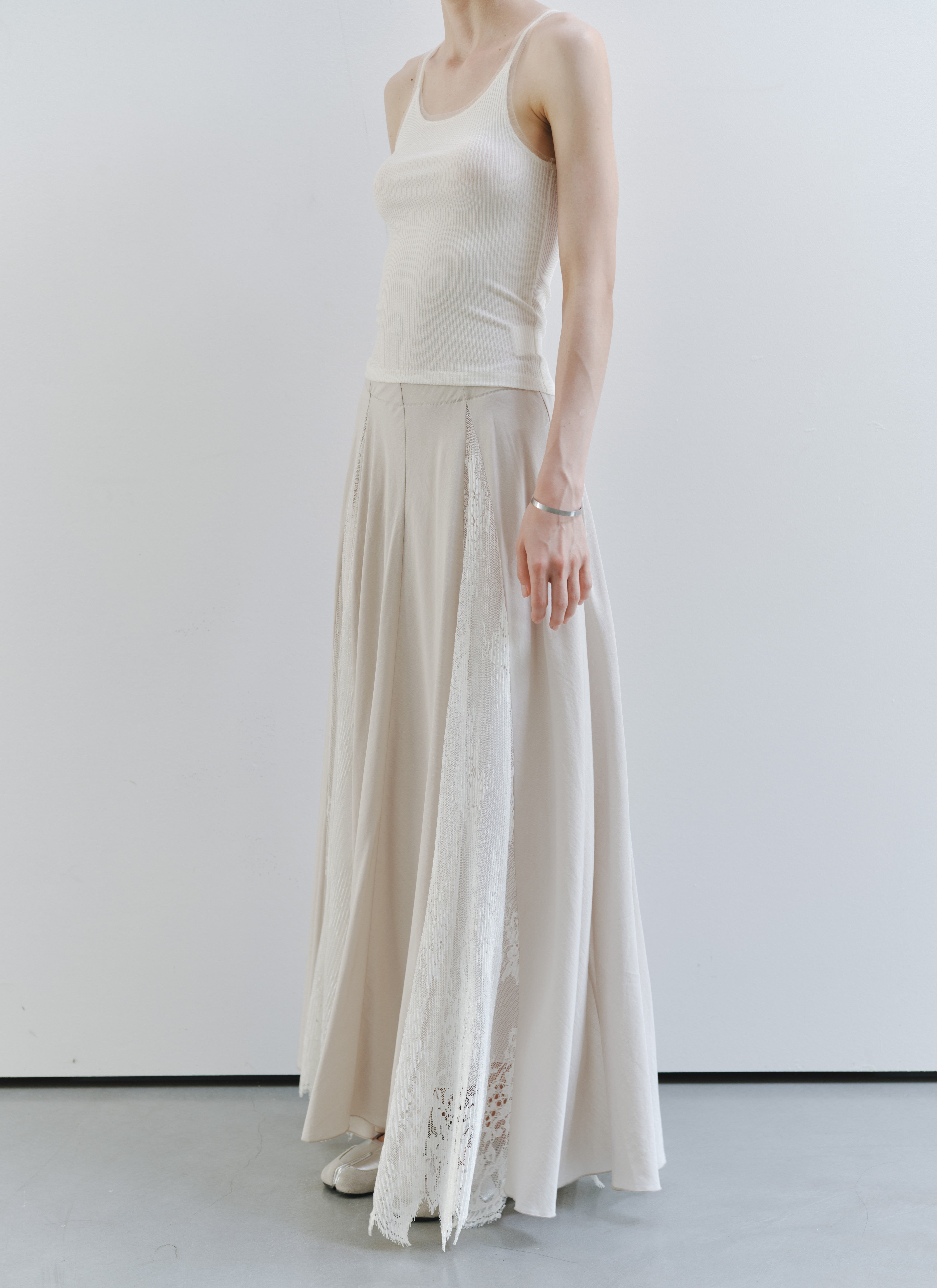 LACE ACCENT SOFT SKIRT