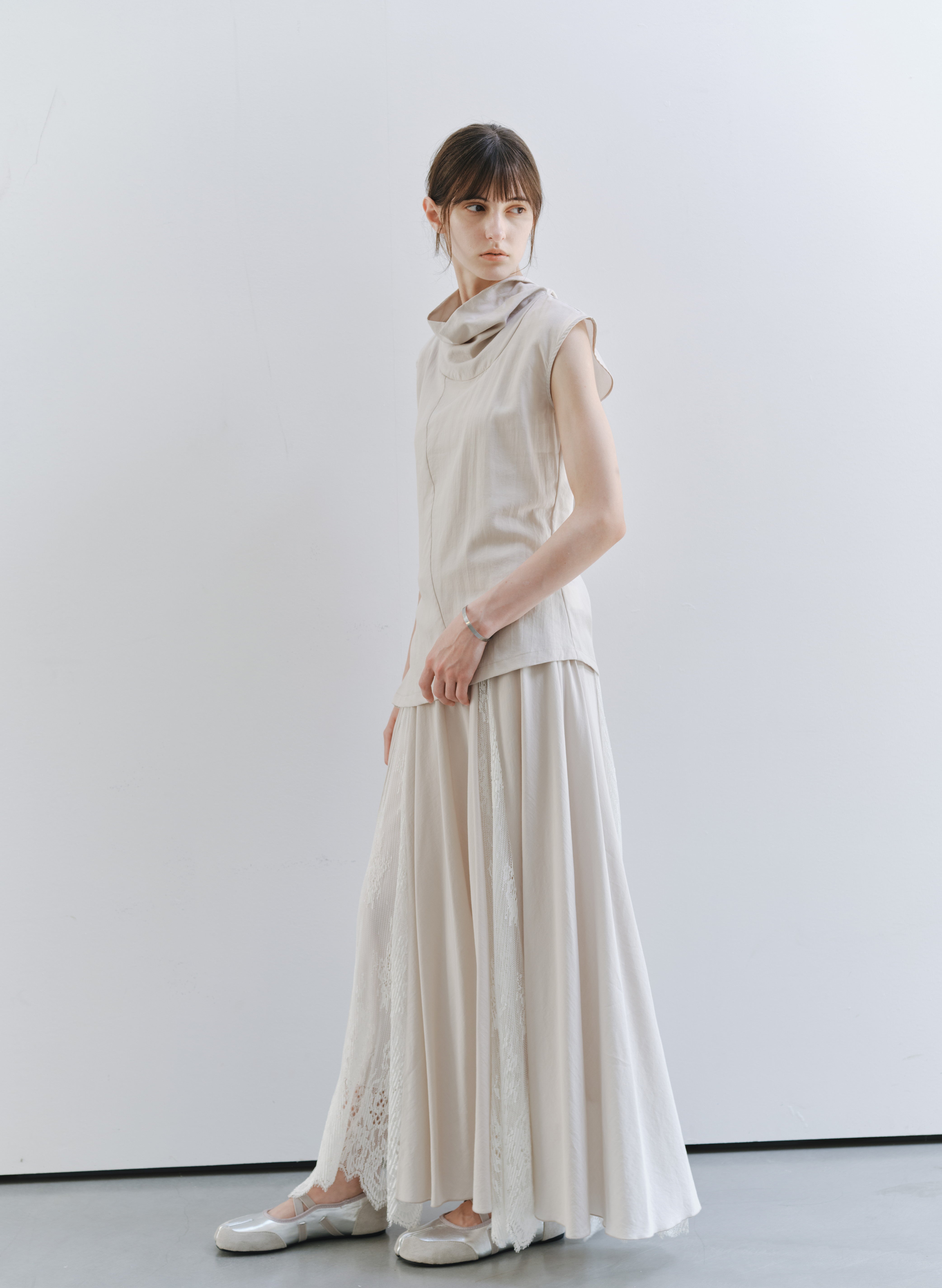 LACE ACCENT SOFT SKIRT