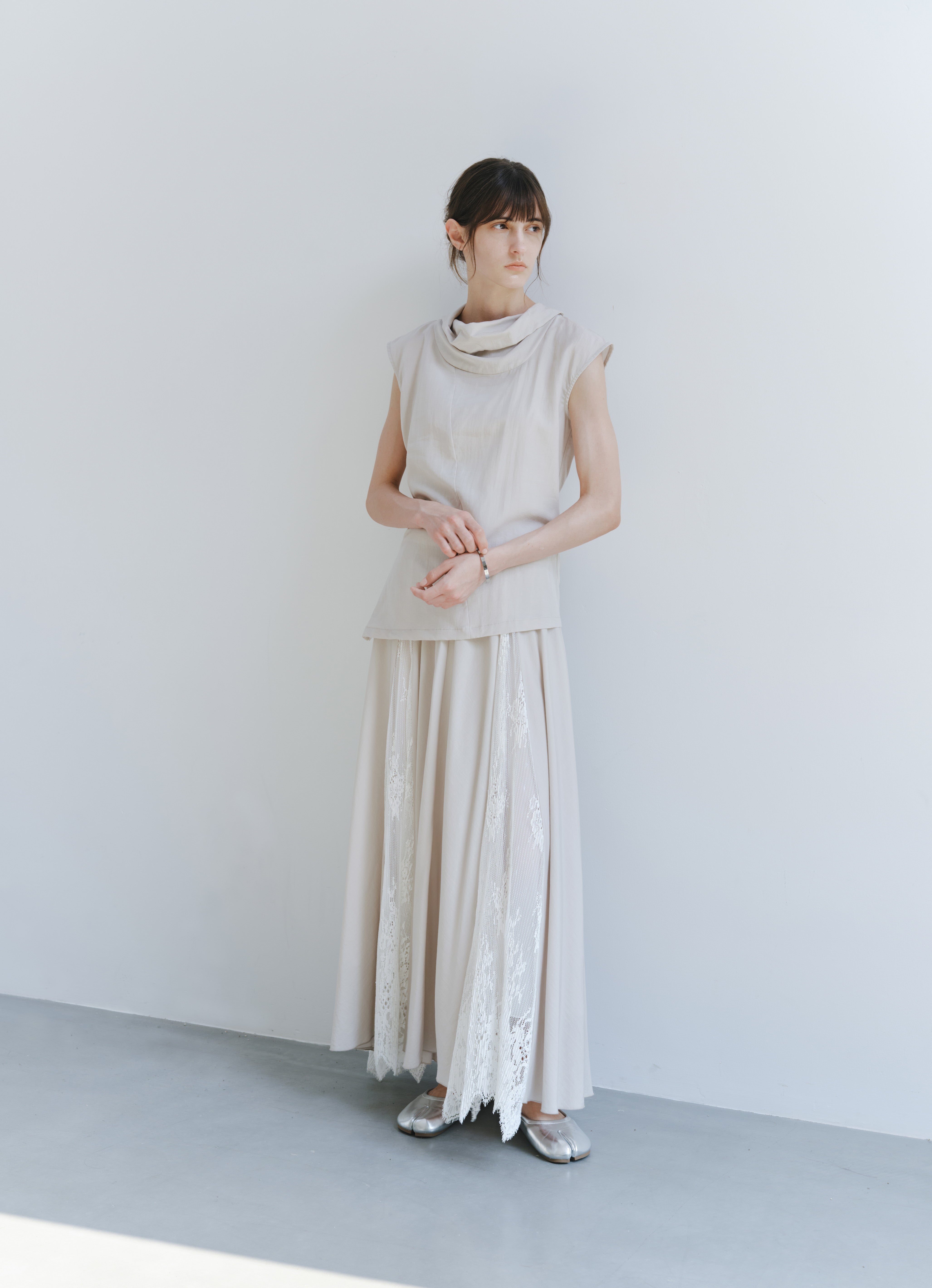 LACE ACCENT SOFT SKIRT