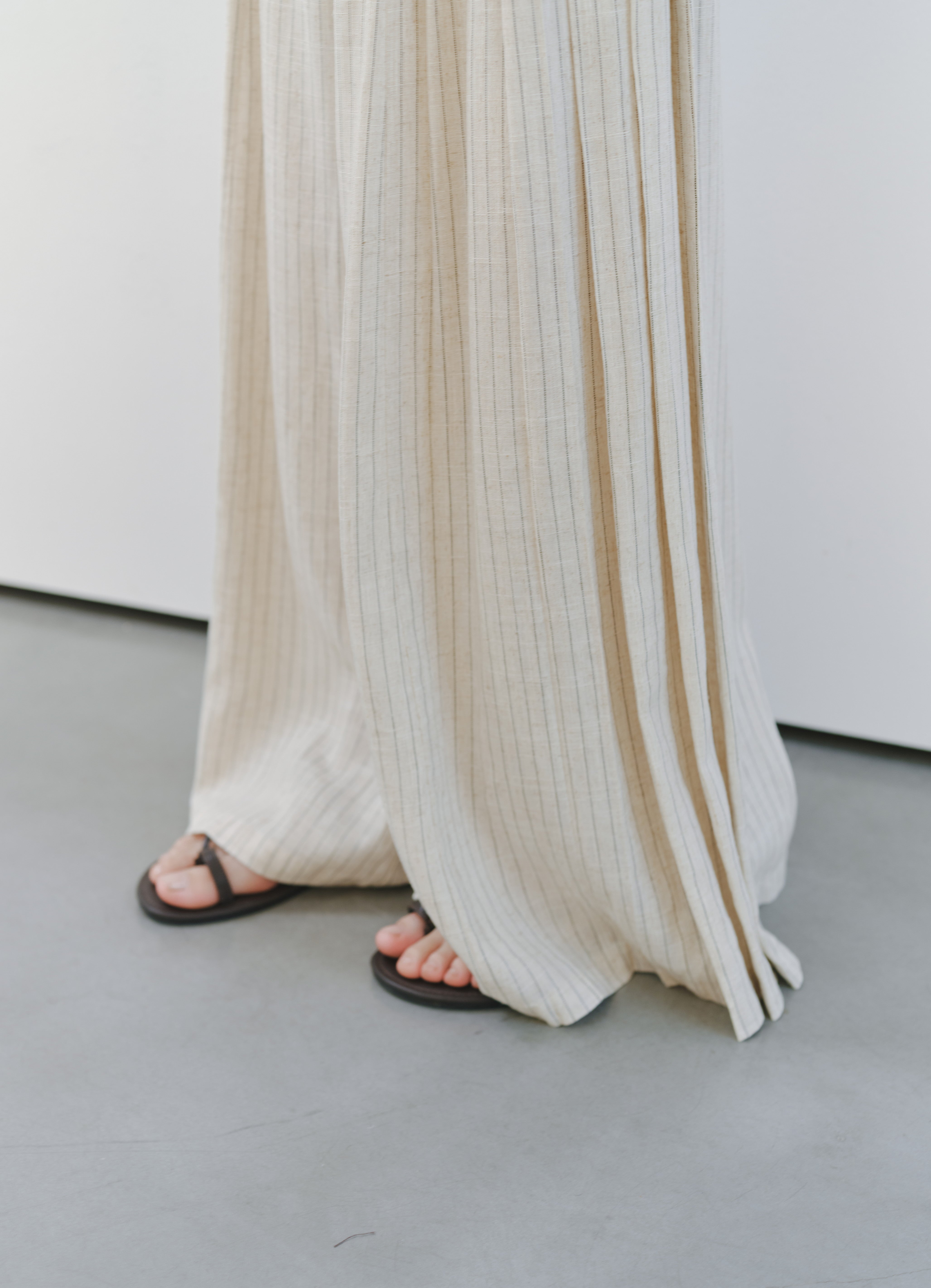 SIDE PLEAT STRIPE PANTS